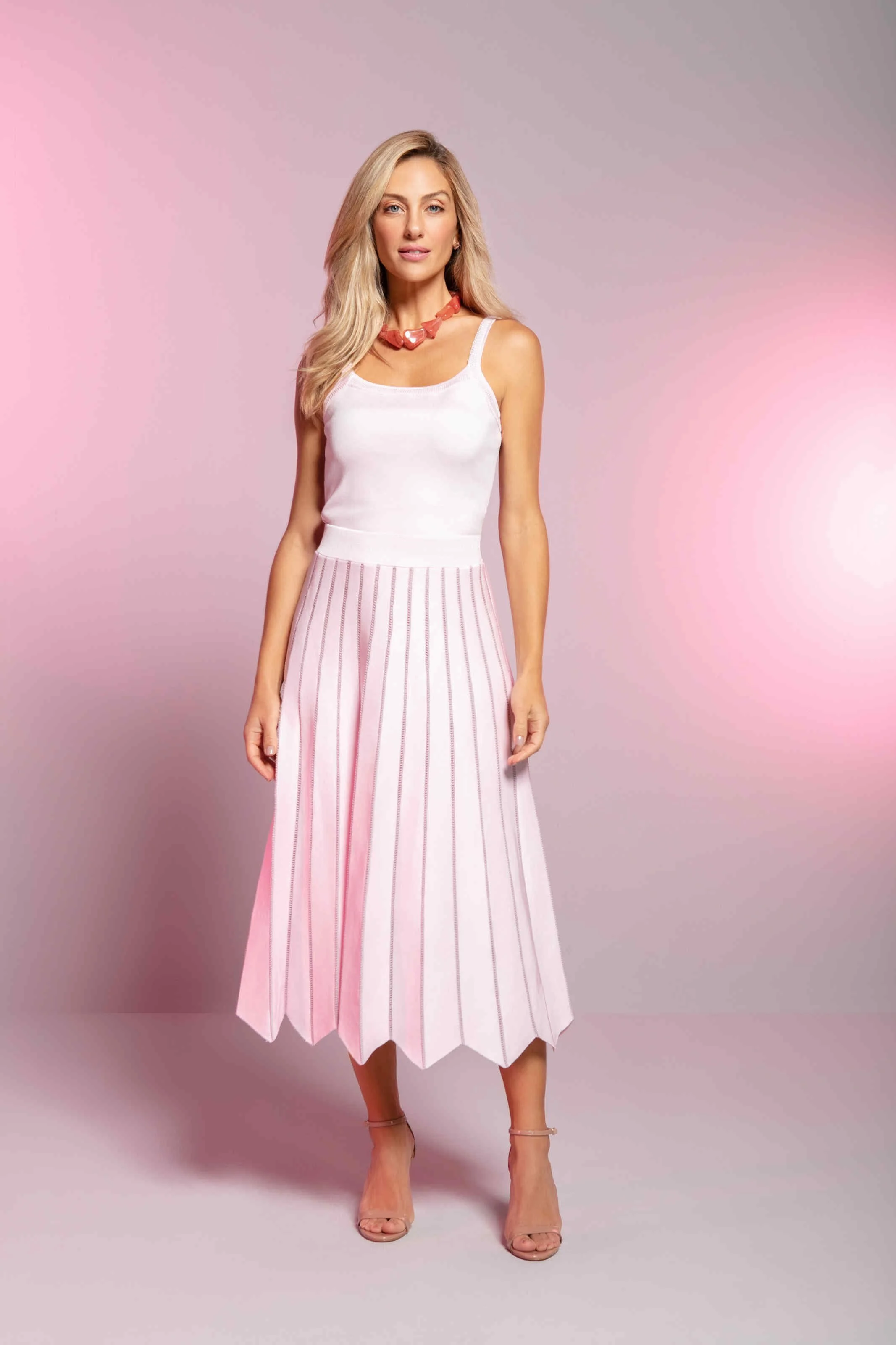 1 dolar  LOOKBOOK VERAO 23_Page32_Image1.jpg