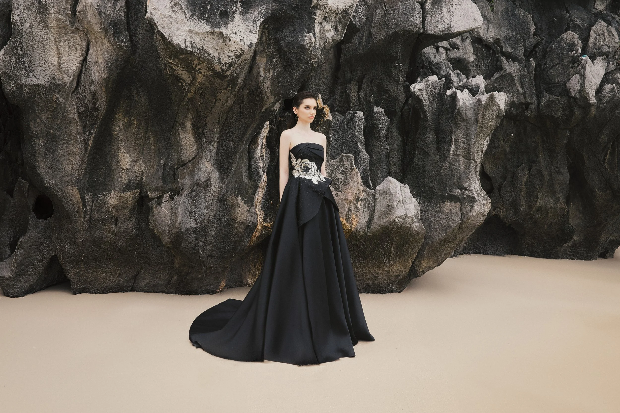 LOOKBOOK LUNE_Page25_Image1.jpg