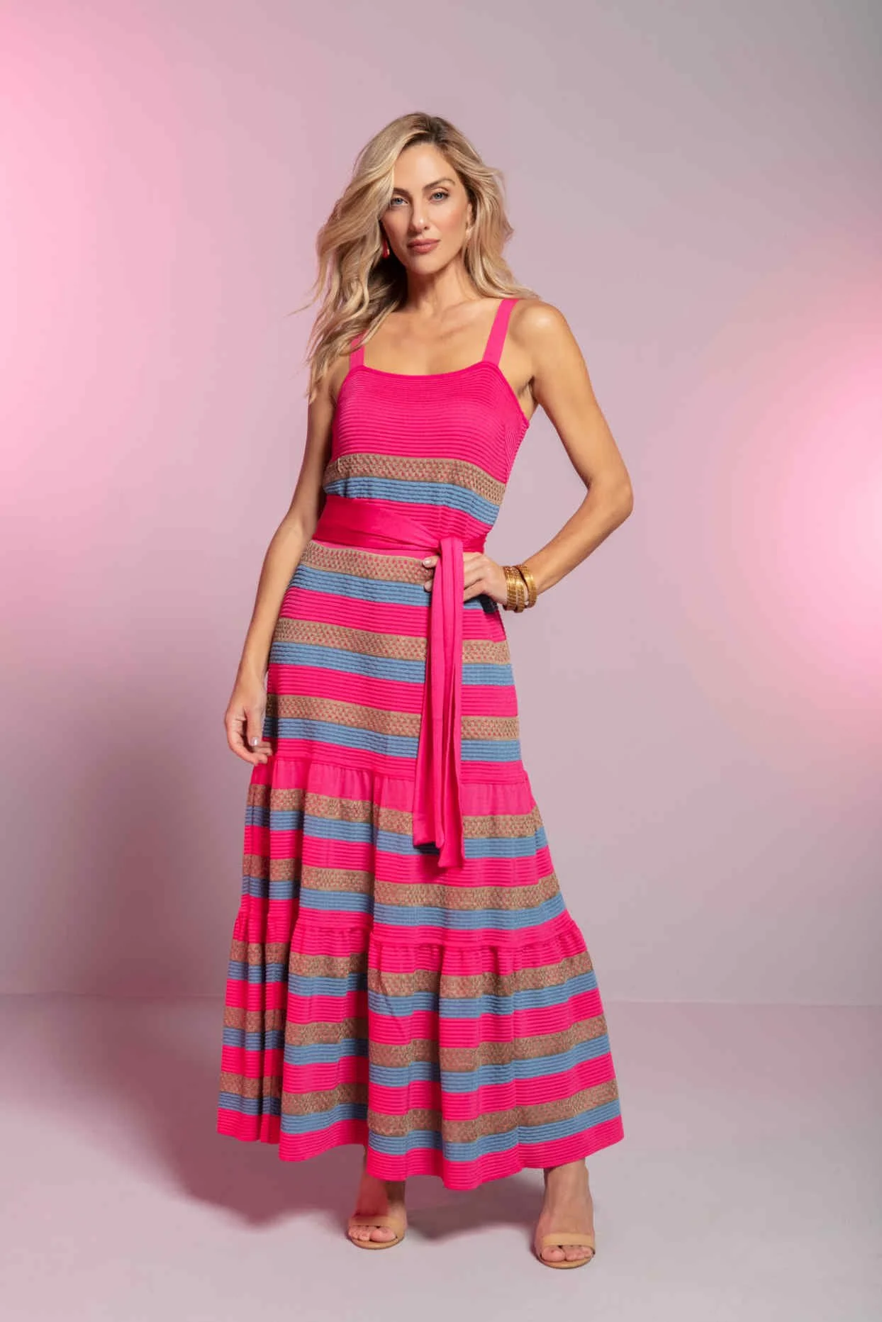 1 dolar  LOOKBOOK VERAO 23_Page62_Image1.jpg