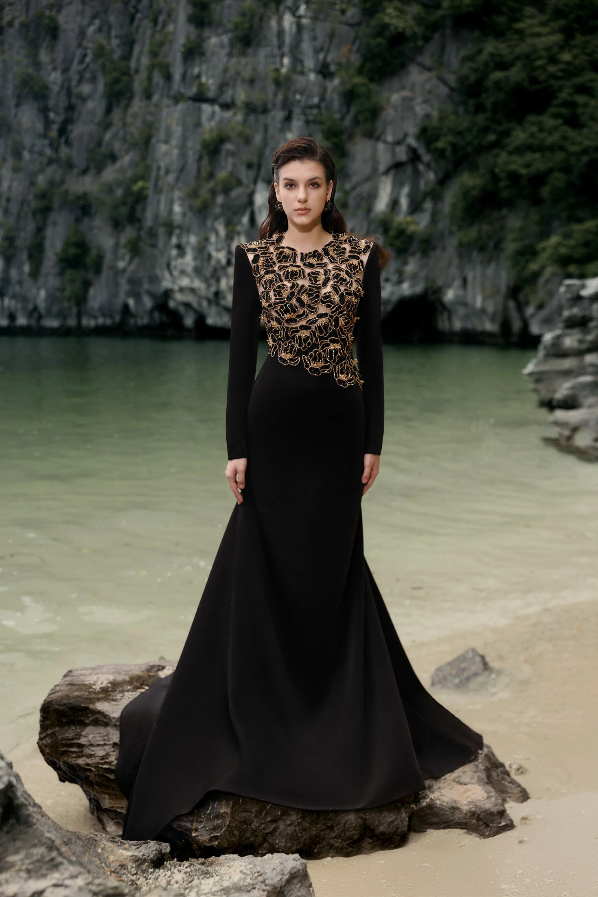 LOOKBOOK LUNE_Page16_Image1.jpg