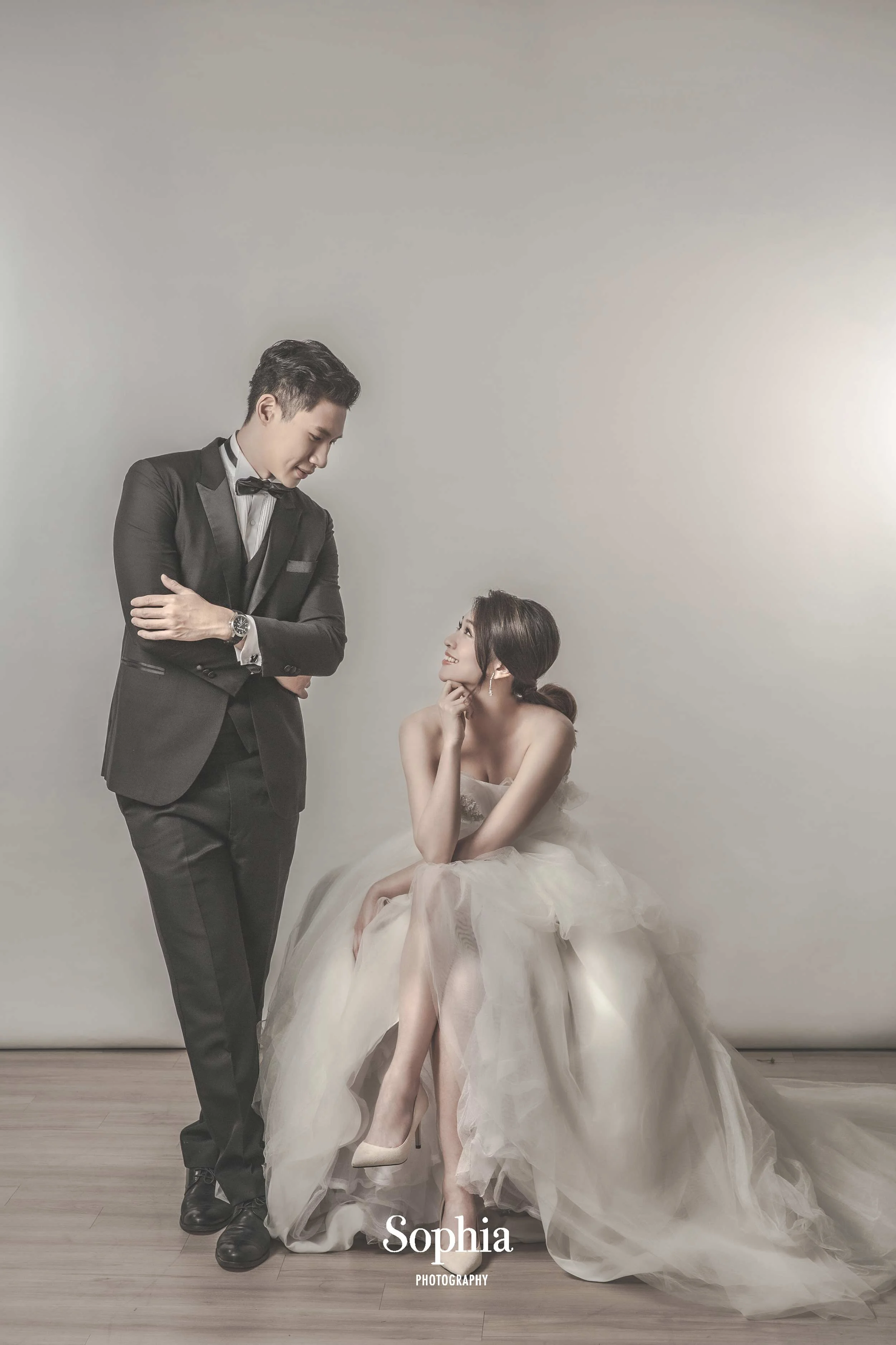  蘇菲雅婚紗-內景婚紗照-棚拍婚紗-韓式婚紗 