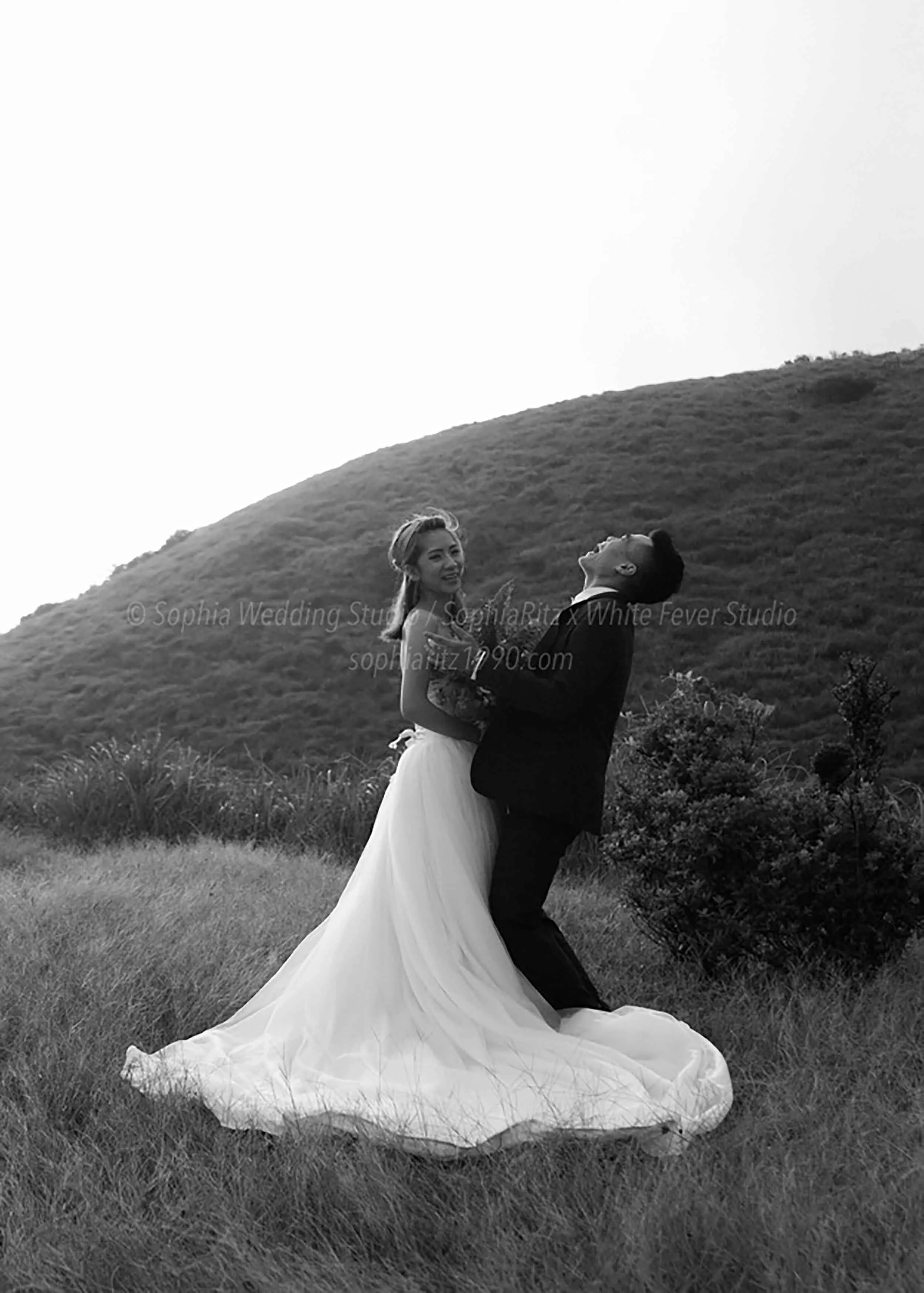  蘇菲雅婚紗-白色狂熱聯名-山景-人像-黑白-婚紗照 