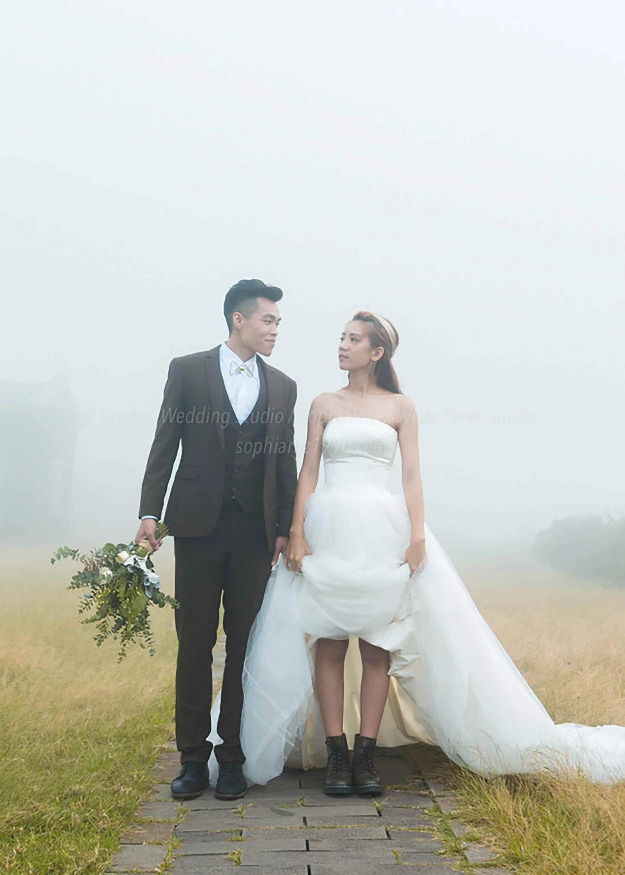  蘇菲雅婚紗-白色狂熱聯名-山景-人像-婚紗照 