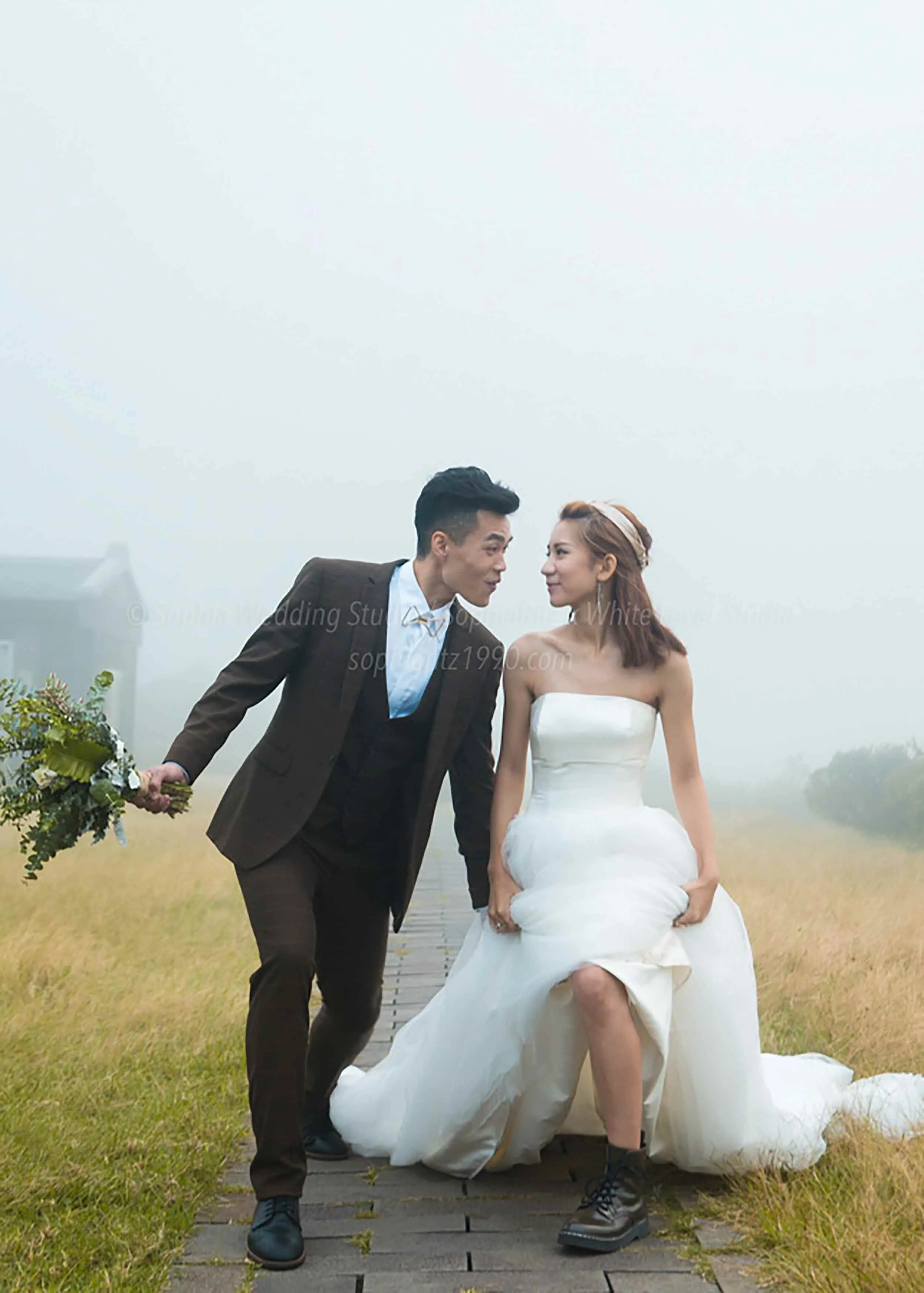  蘇菲雅婚紗-白色狂熱聯名-山景-人像-婚紗照 