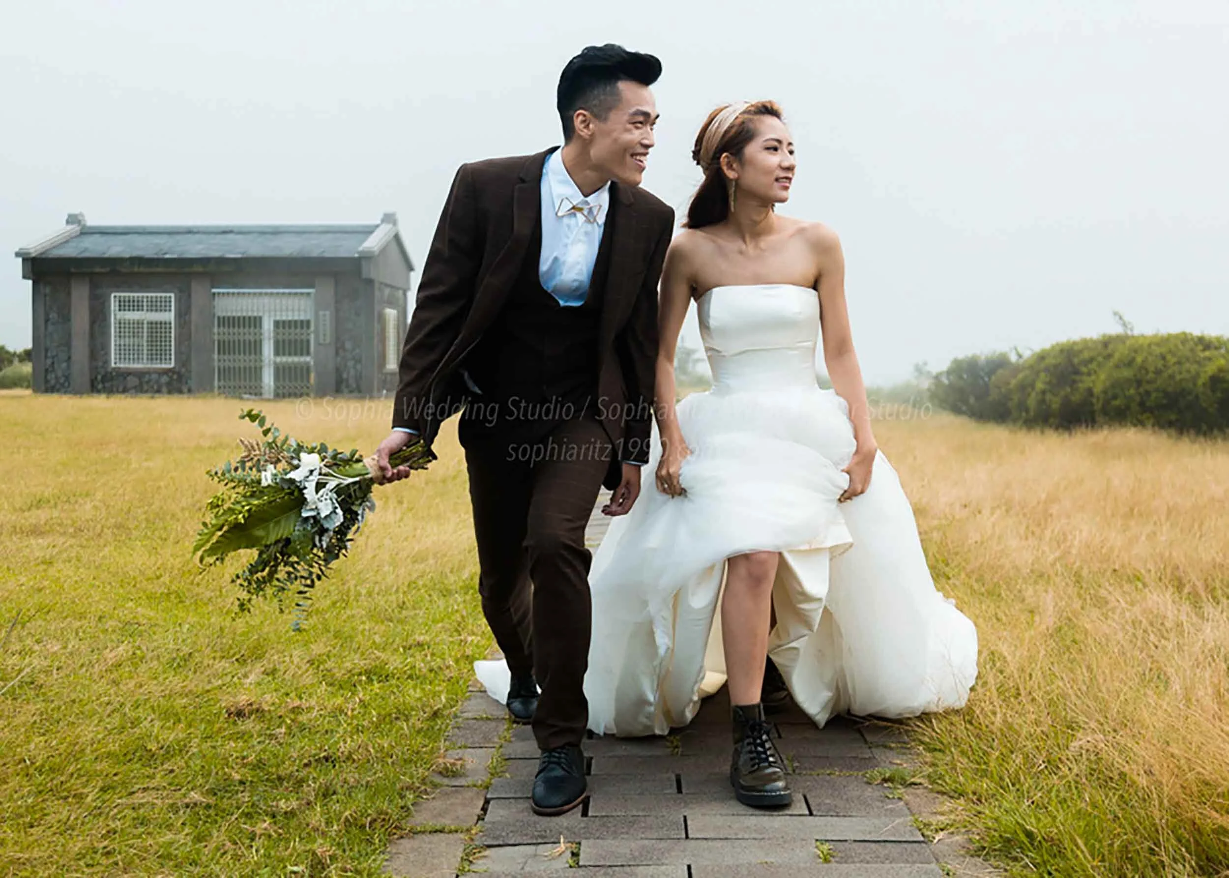  蘇菲雅婚紗-白色狂熱聯名-山景-人像-婚紗照 