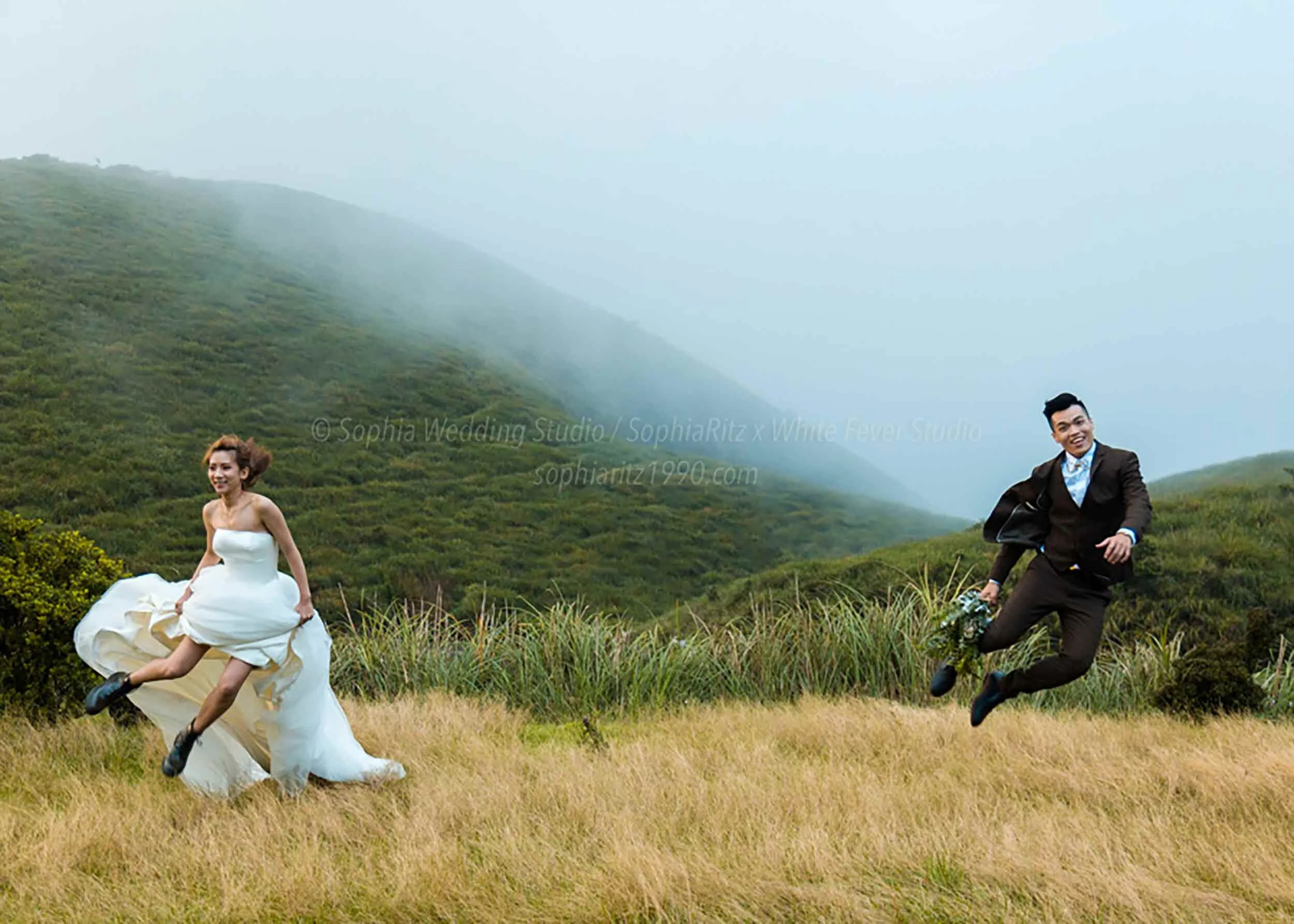  蘇菲雅婚紗-白色狂熱聯名-山景-人像-婚紗照 
