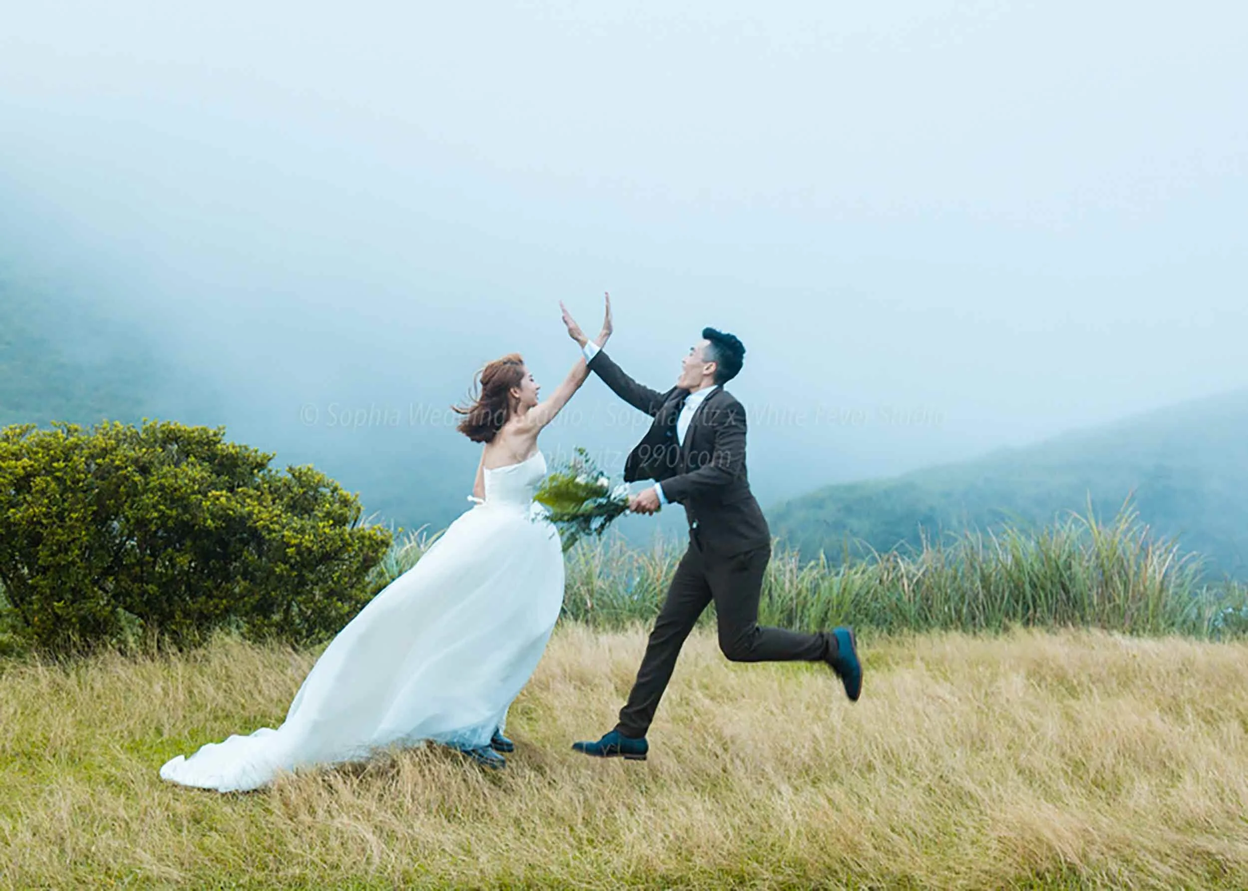  蘇菲雅婚紗-白色狂熱聯名-山景-人像-婚紗照 