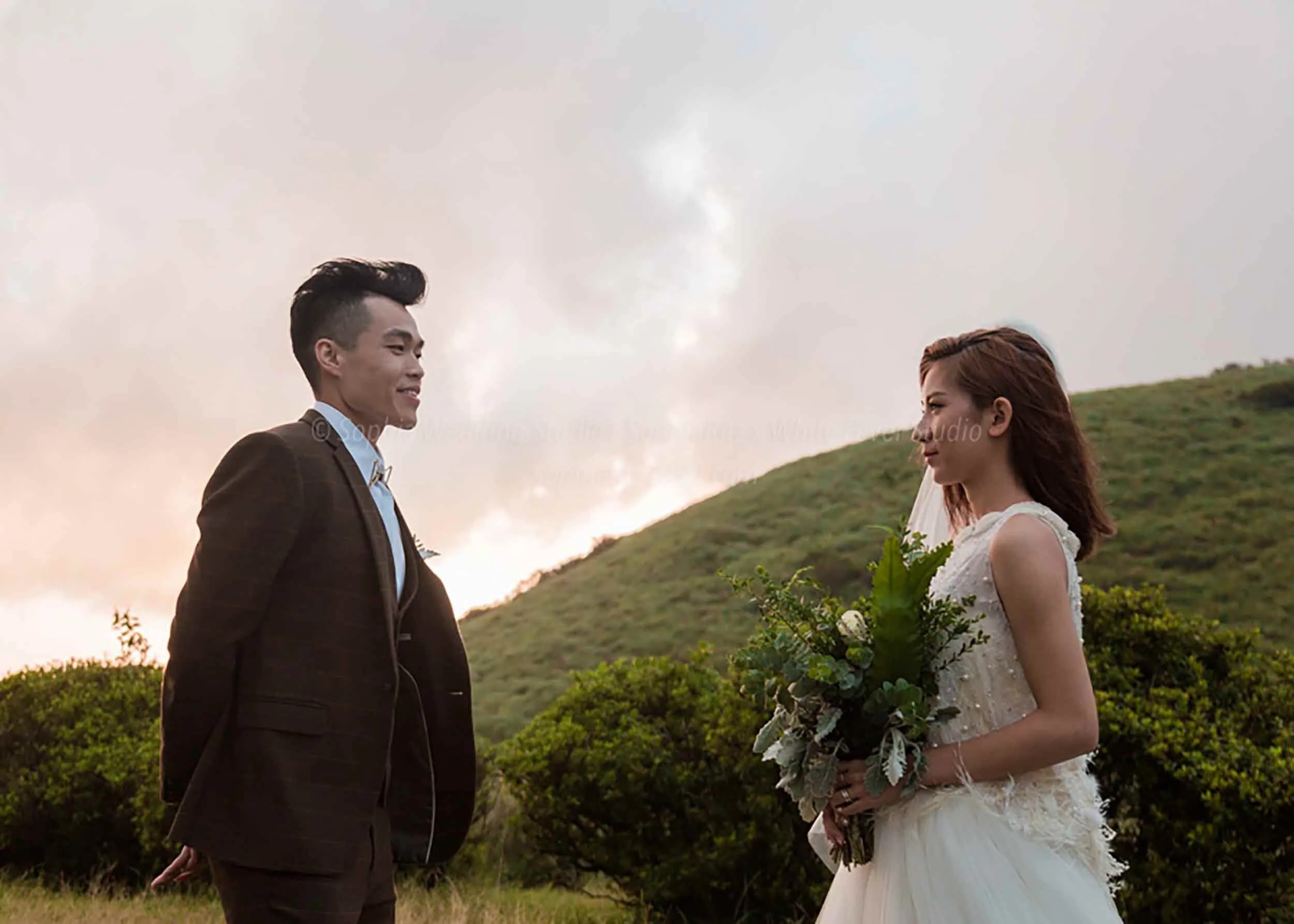  蘇菲雅婚紗-白色狂熱聯名-山景-人像-婚紗照 