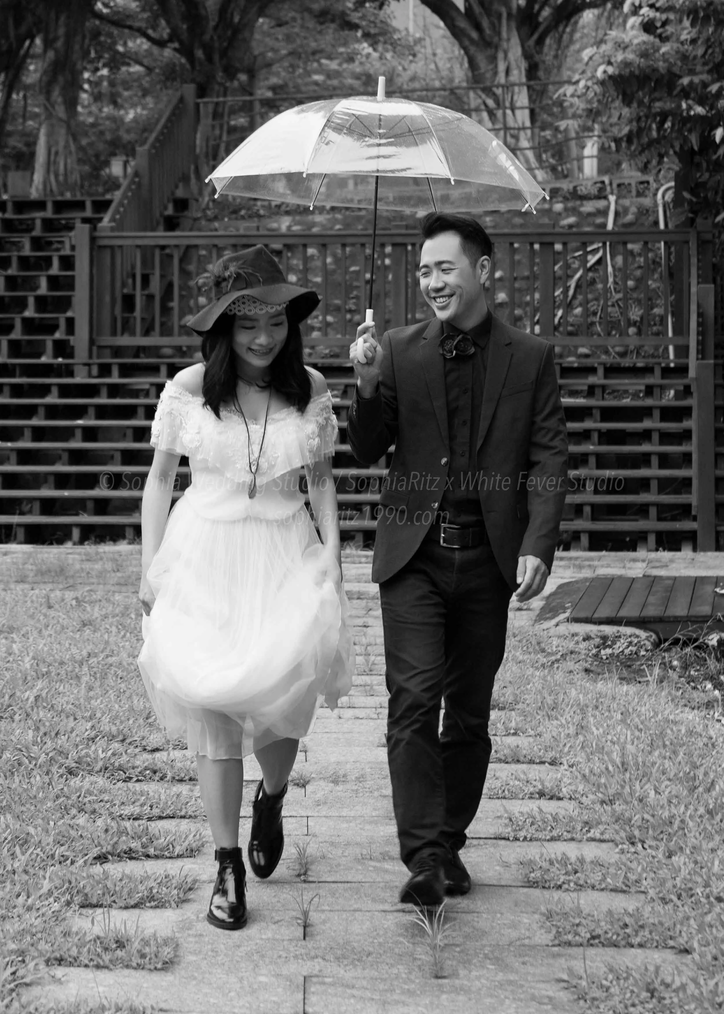  蘇菲雅婚紗-白色狂熱聯名-外景-便服-黑白-婚紗照 