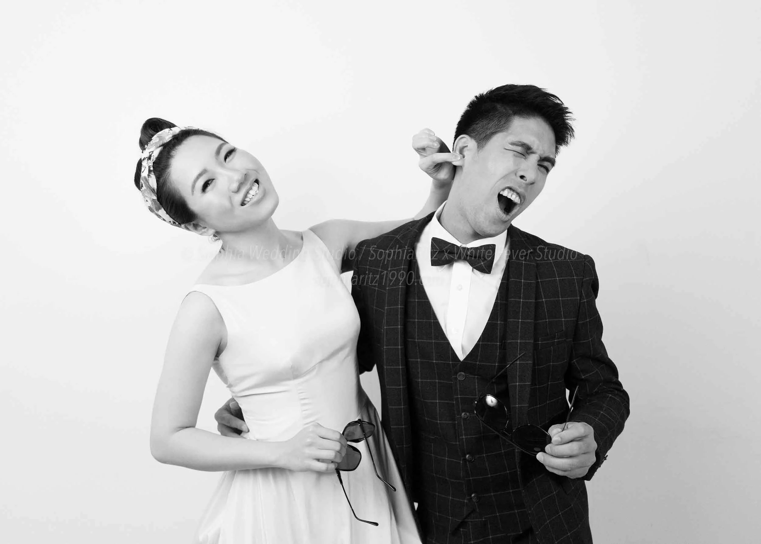  蘇菲雅婚紗-白色狂熱聯名-內景-棚拍-黑白-婚紗照 