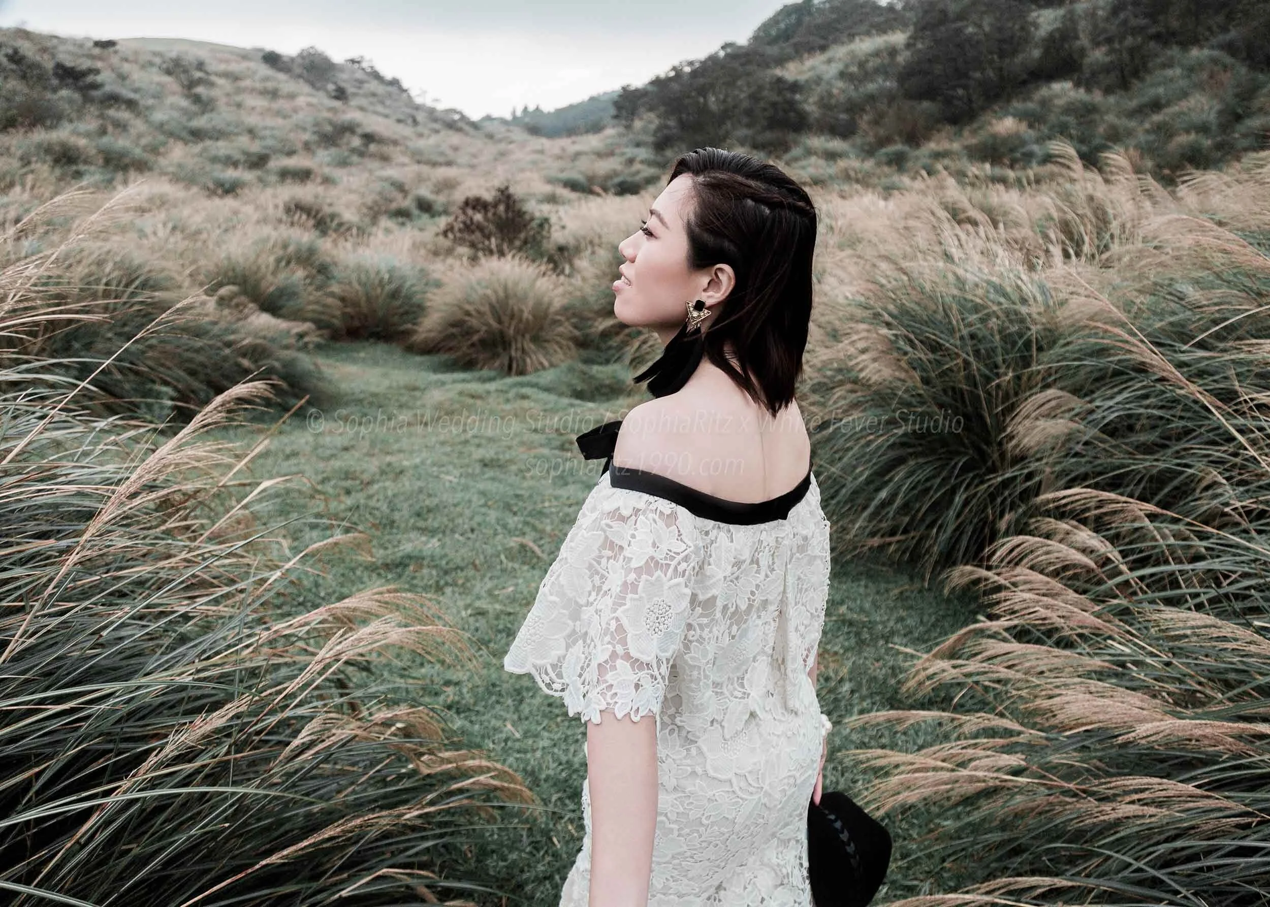  蘇菲雅婚紗-白色狂熱聯名-陽明山-外景-芒草-婚紗照 