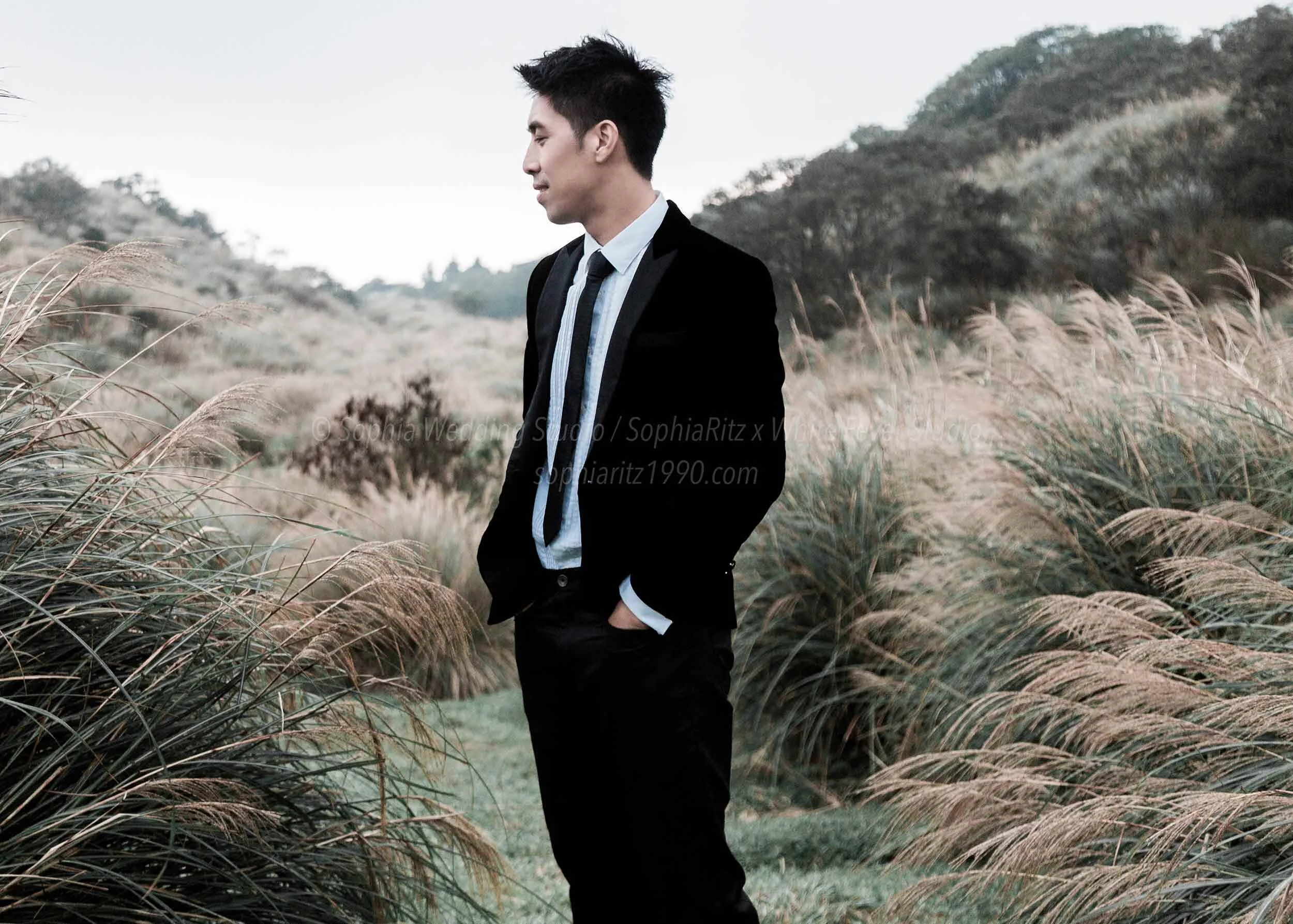 蘇菲雅婚紗-白色狂熱聯名-陽明山-外景-芒草-婚紗照