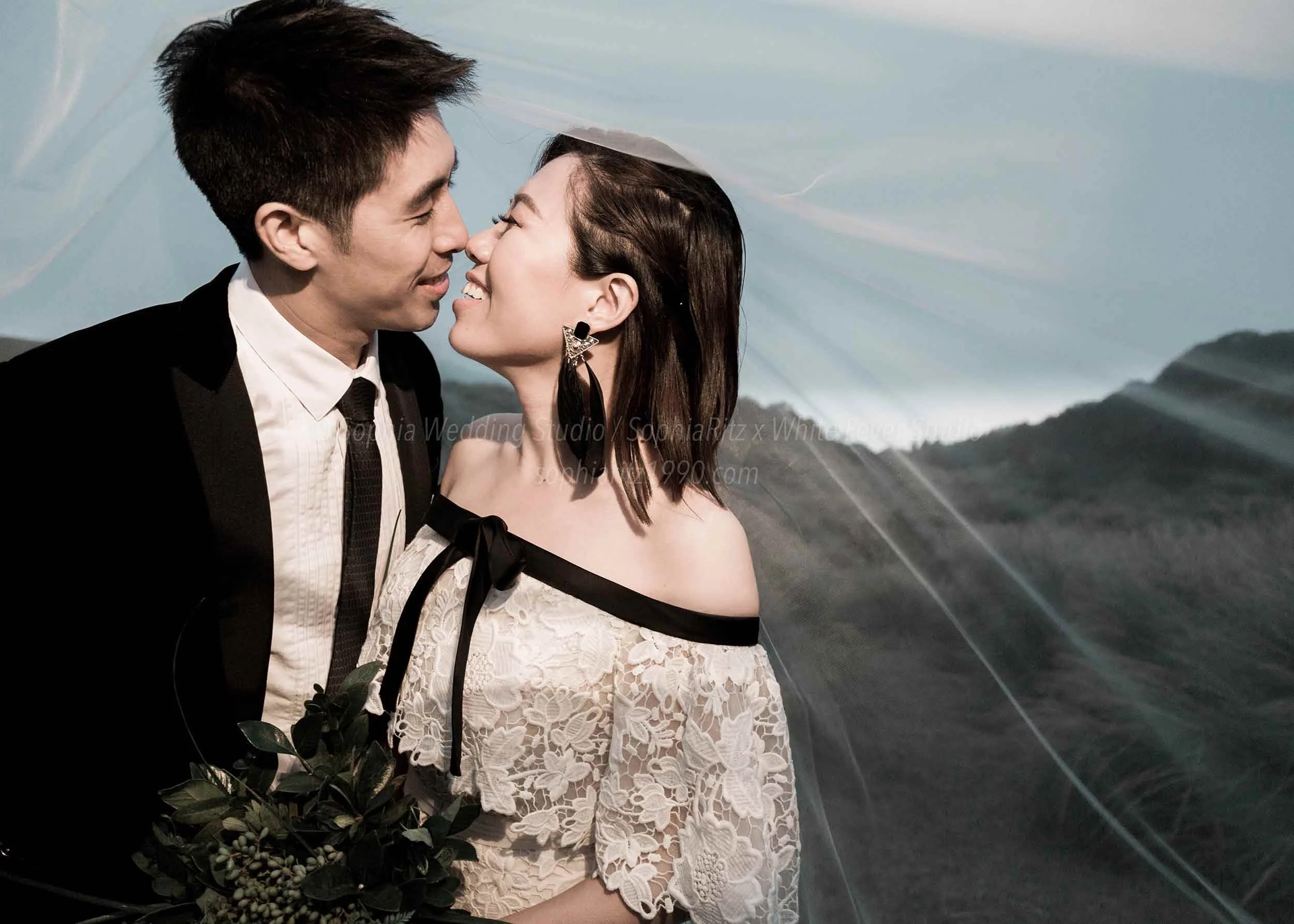  蘇菲雅婚紗-白色狂熱聯名-陽明山-外景-芒草-婚紗照 