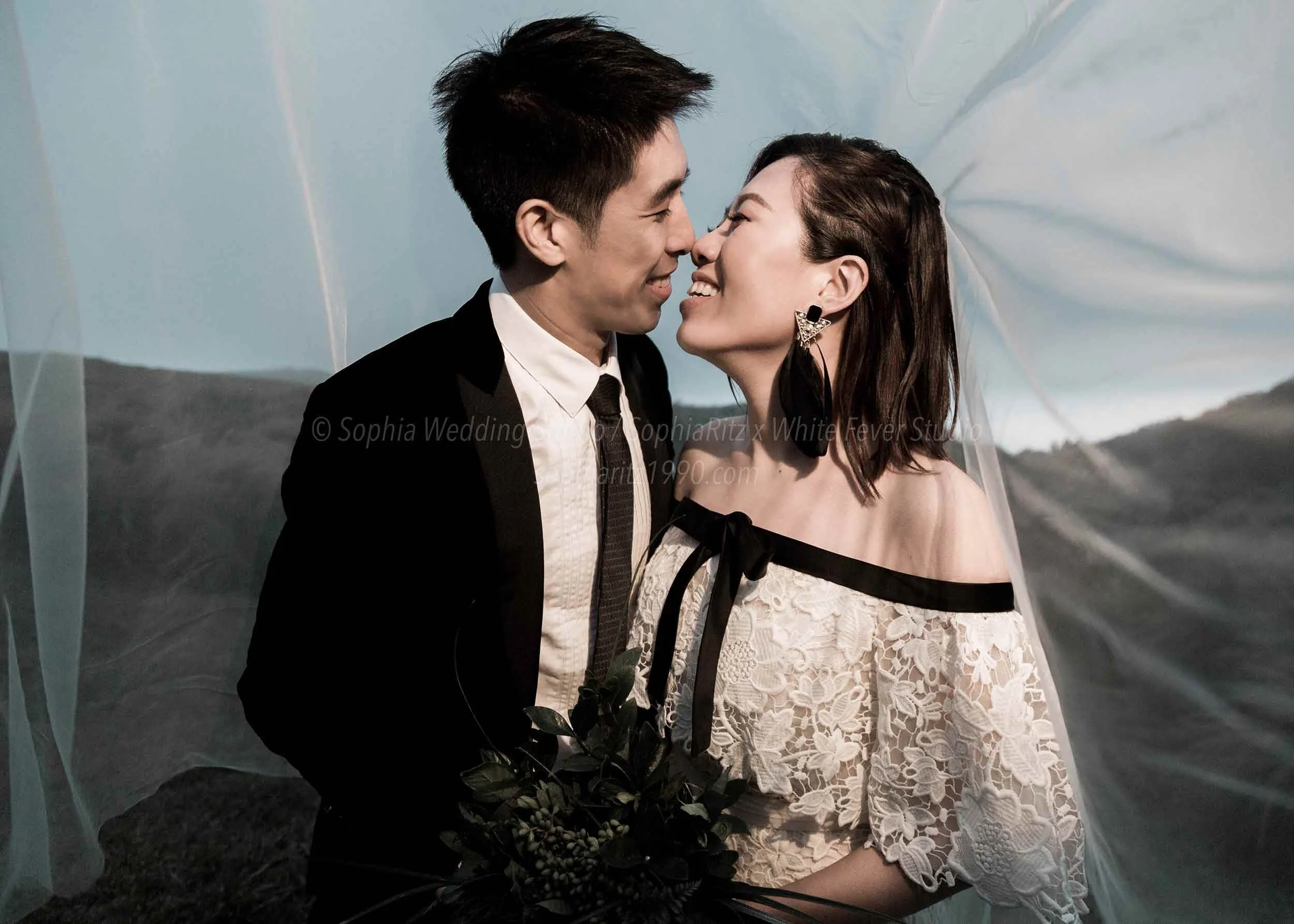  蘇菲雅婚紗-白色狂熱聯名-陽明山-外景-芒草-婚紗照 