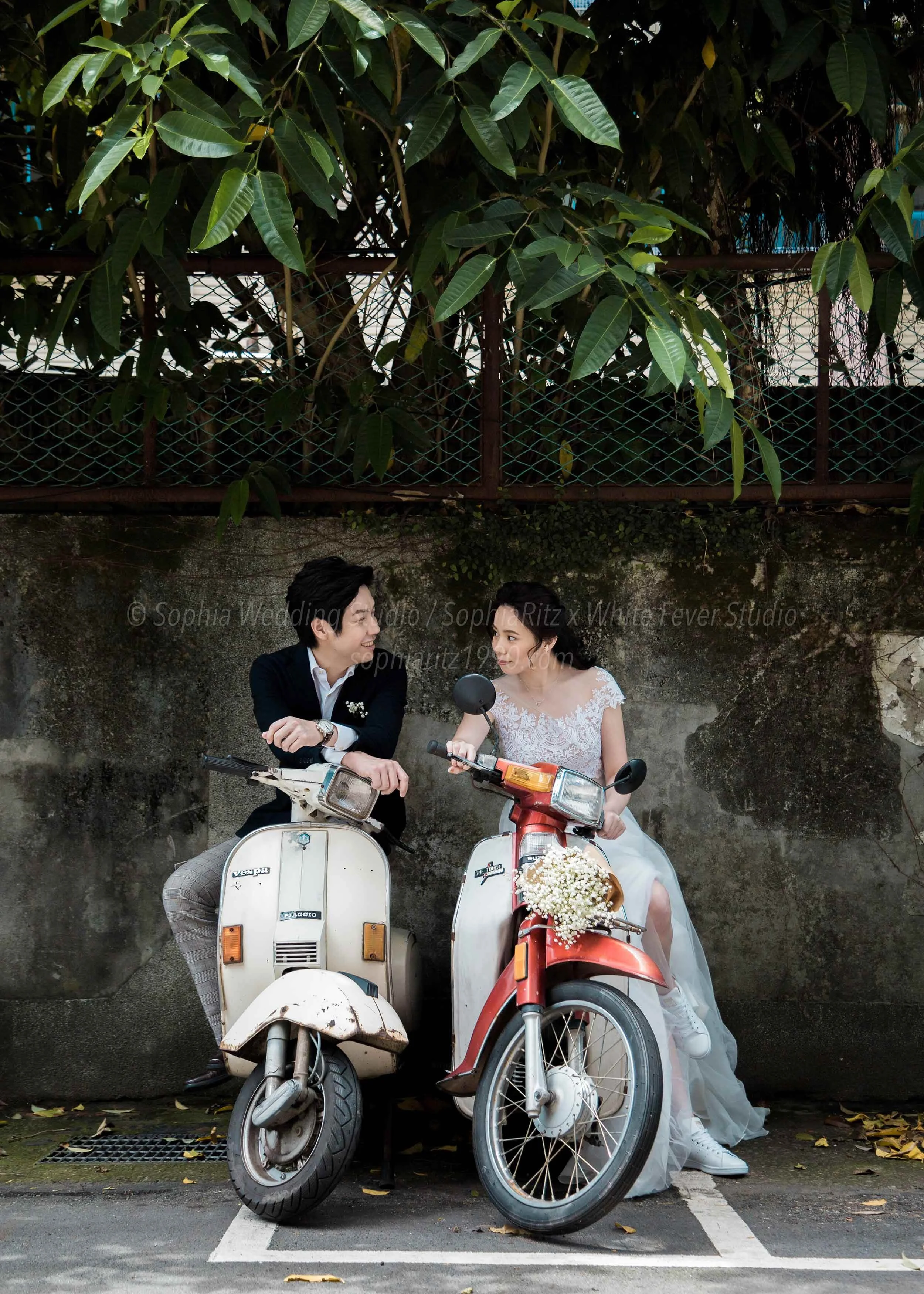  蘇菲雅婚紗-白色狂熱聯名-街景-外景-婚紗照 