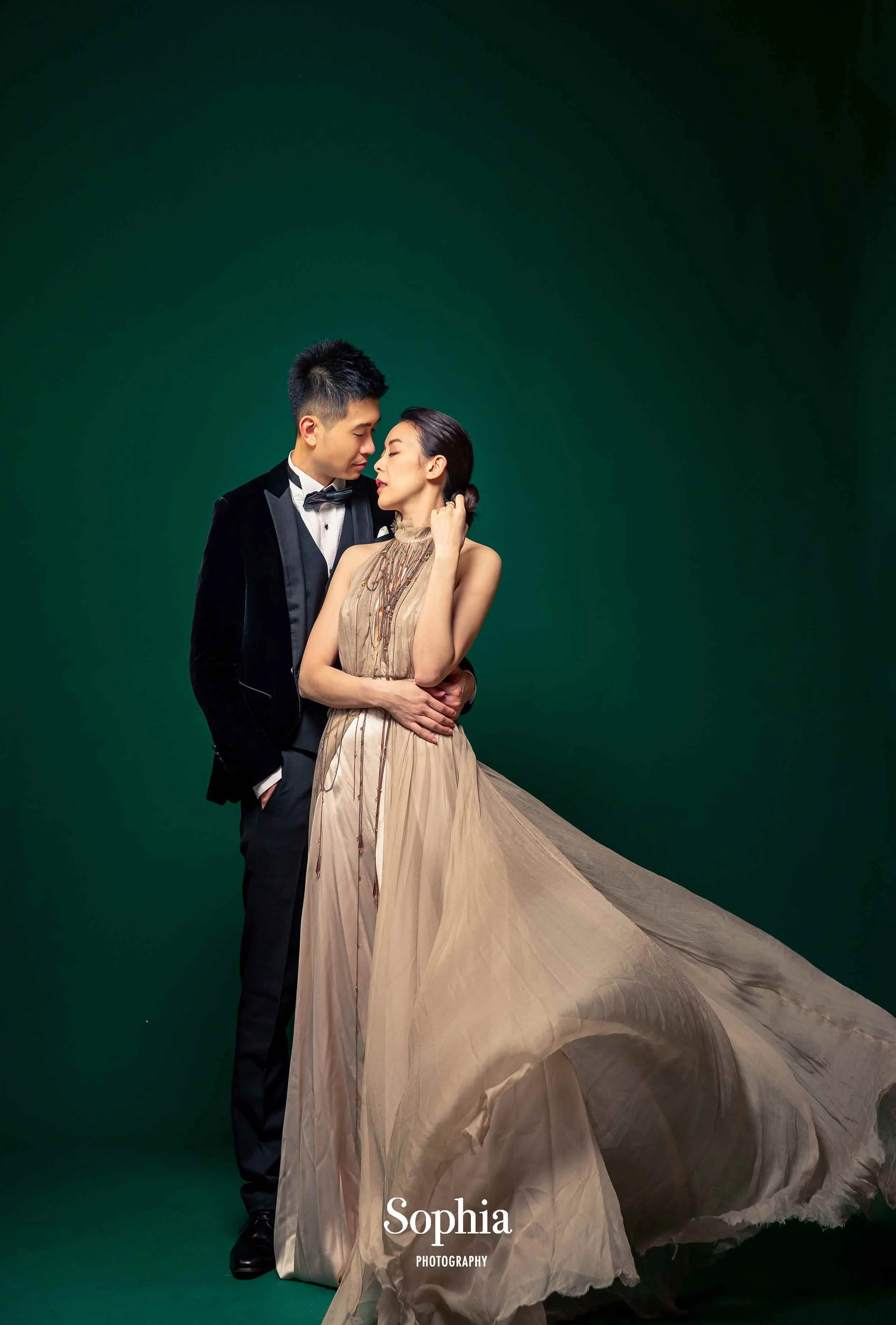  蘇菲雅婚紗-內景婚紗照-棚拍婚紗-晚禮服內景婚紗照 