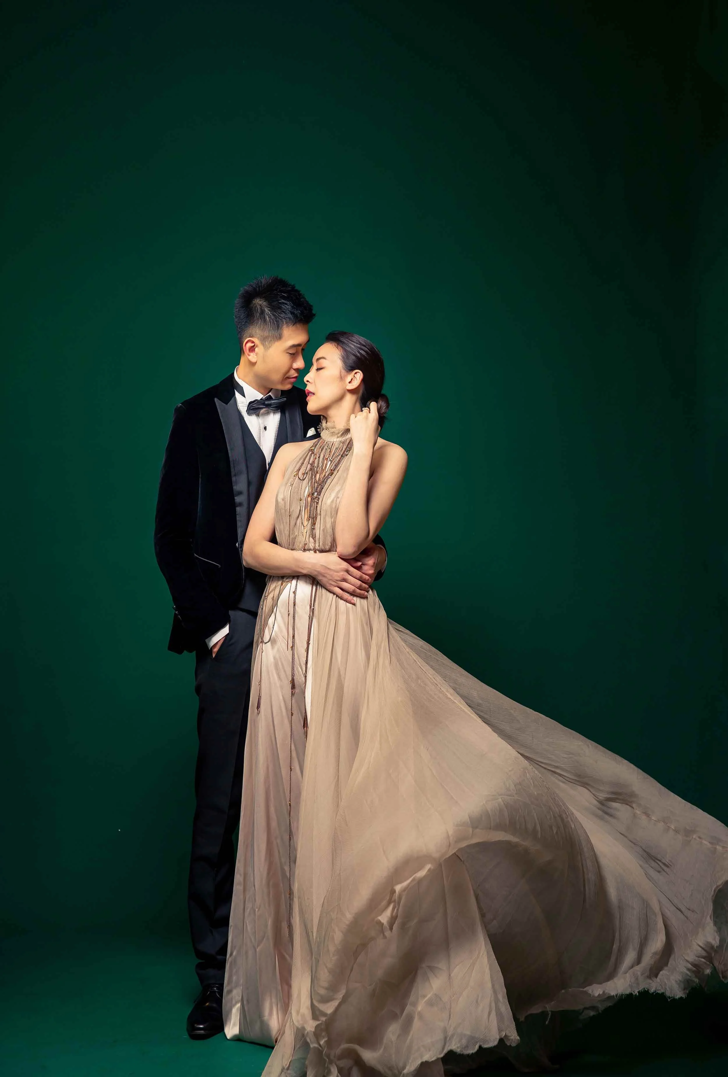  蘇菲雅婚紗-內景婚紗照-棚拍婚紗-晚禮服內景婚紗照 