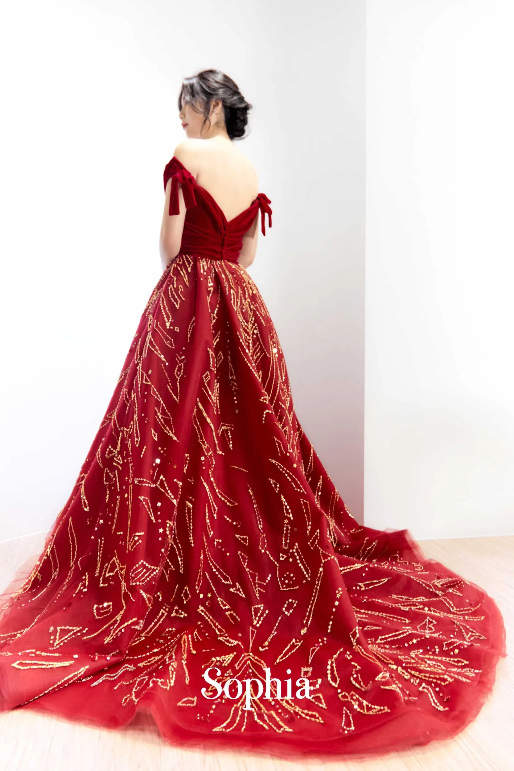 蘇菲雅婚紗-文定斜卡肩絲絨拼接-手工縫製