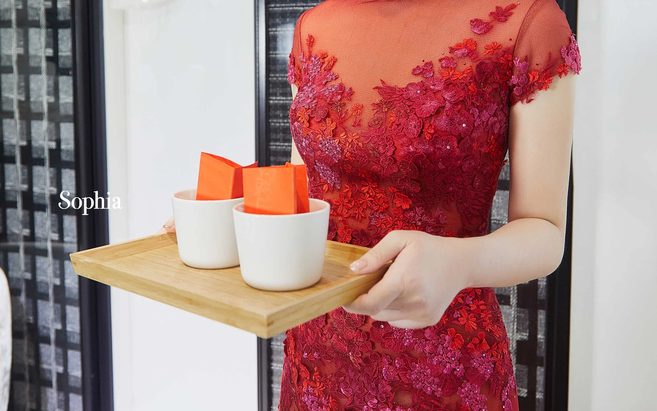 誰說文定只能穿中式？不只中式，還有更多漂亮的文定禮服！