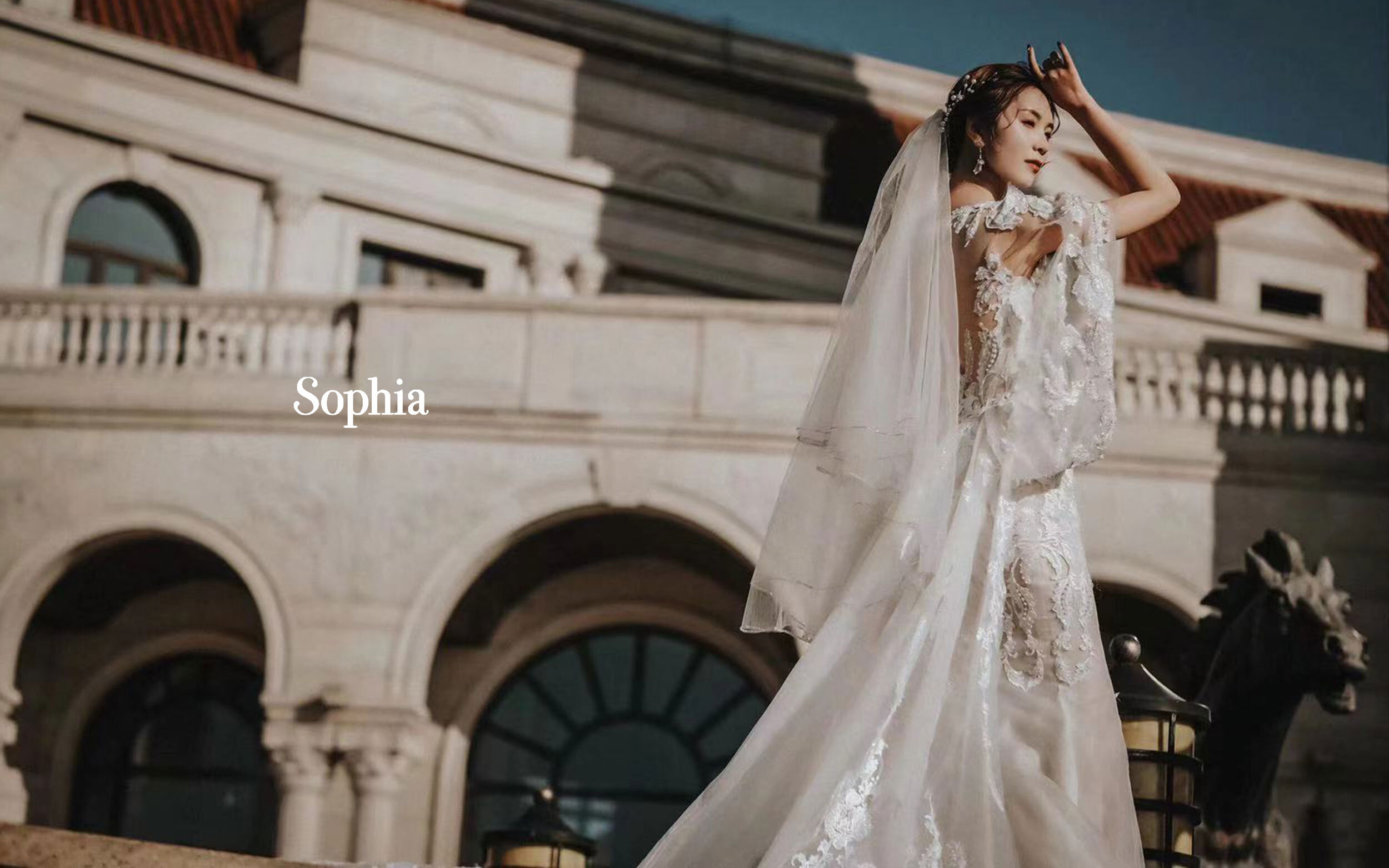 小款婚紗當道！輕婚紗、短裙、證婚、小桌數婚禮該怎麼挑選禮服呢？