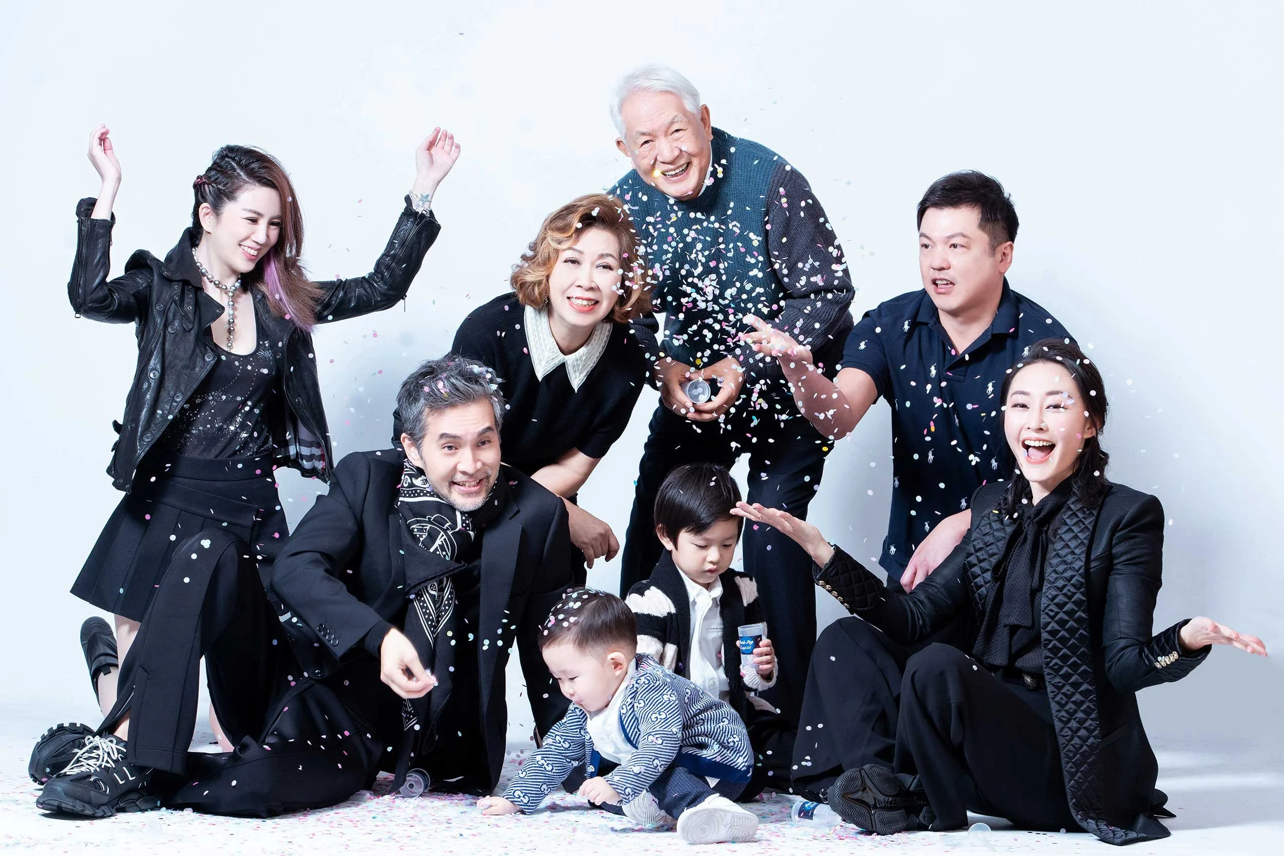 全家福照拍攝懶人包！風格、穿搭、姿勢不藏私，親子寫真必看！