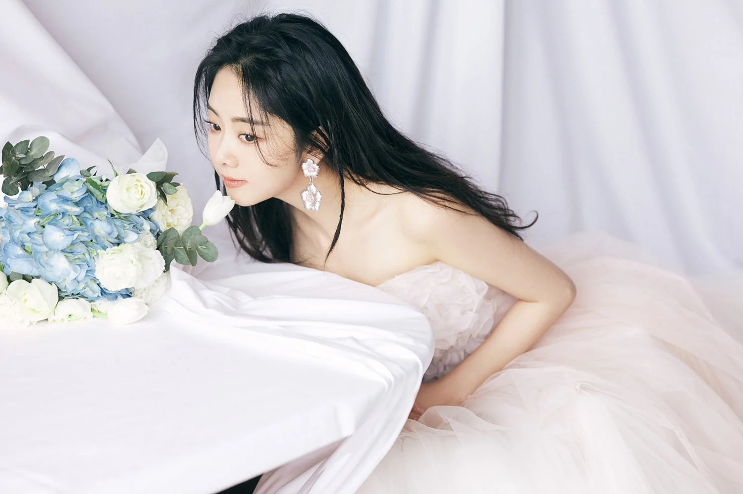 戀愛系婚紗禮服！結婚挑這幾件，一眼就拜倒在妳的石柳裙下