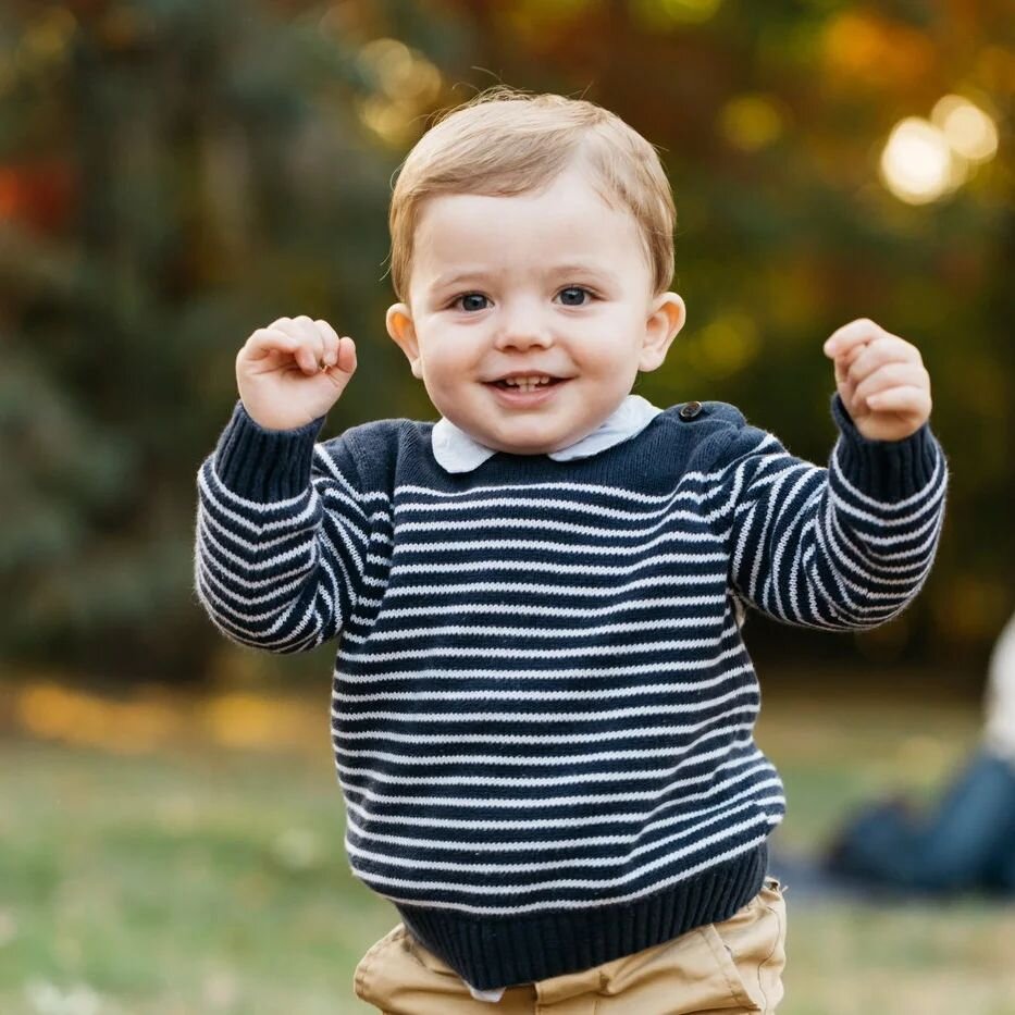 If you're excited for Fall Family Mini Sessions, raise your hands!