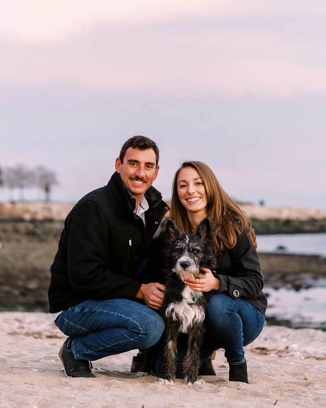 This adorable couple commemorated getting their rescue pup with a family photo shoot and I couldn't love it more. 🐕&zwj;🦺🐾#westport #rescuedog #adoptdontshop #westportfamilyphotographer