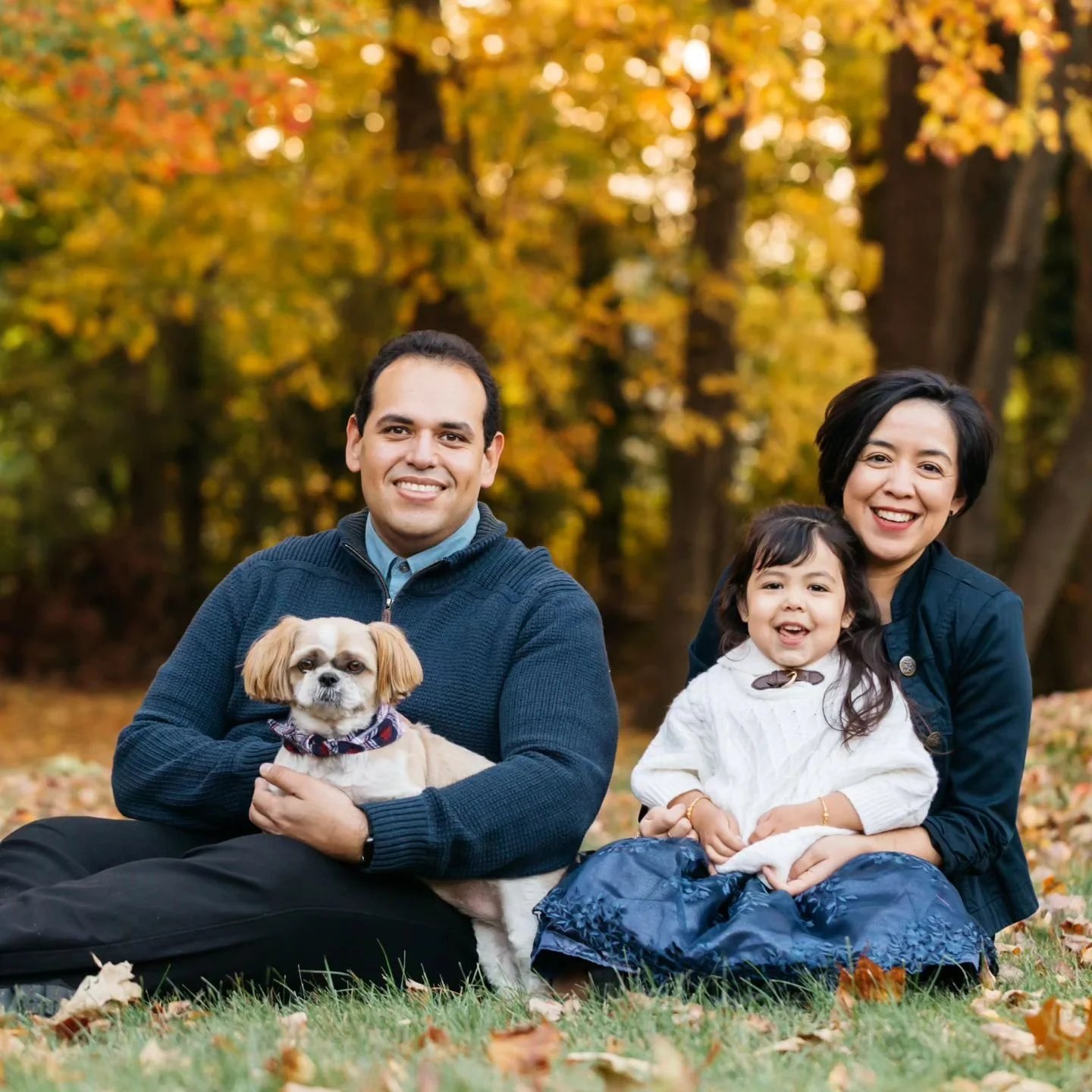 It's the most beautiful time of year! If you haven't booked your fall family mini session, message me and I will do my best to get you in! #fairfield #fairfieldphotographer #fairfieldct
