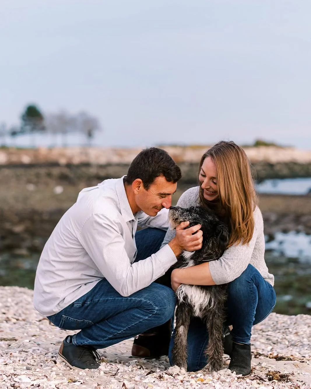 This adorable couple commemorated getting their rescue pup with a family photo shoot and I couldn't love it more. 🐕&zwj;🦺🐾#westport #rescuedog #adoptdontshop #westportfamilyphotographer