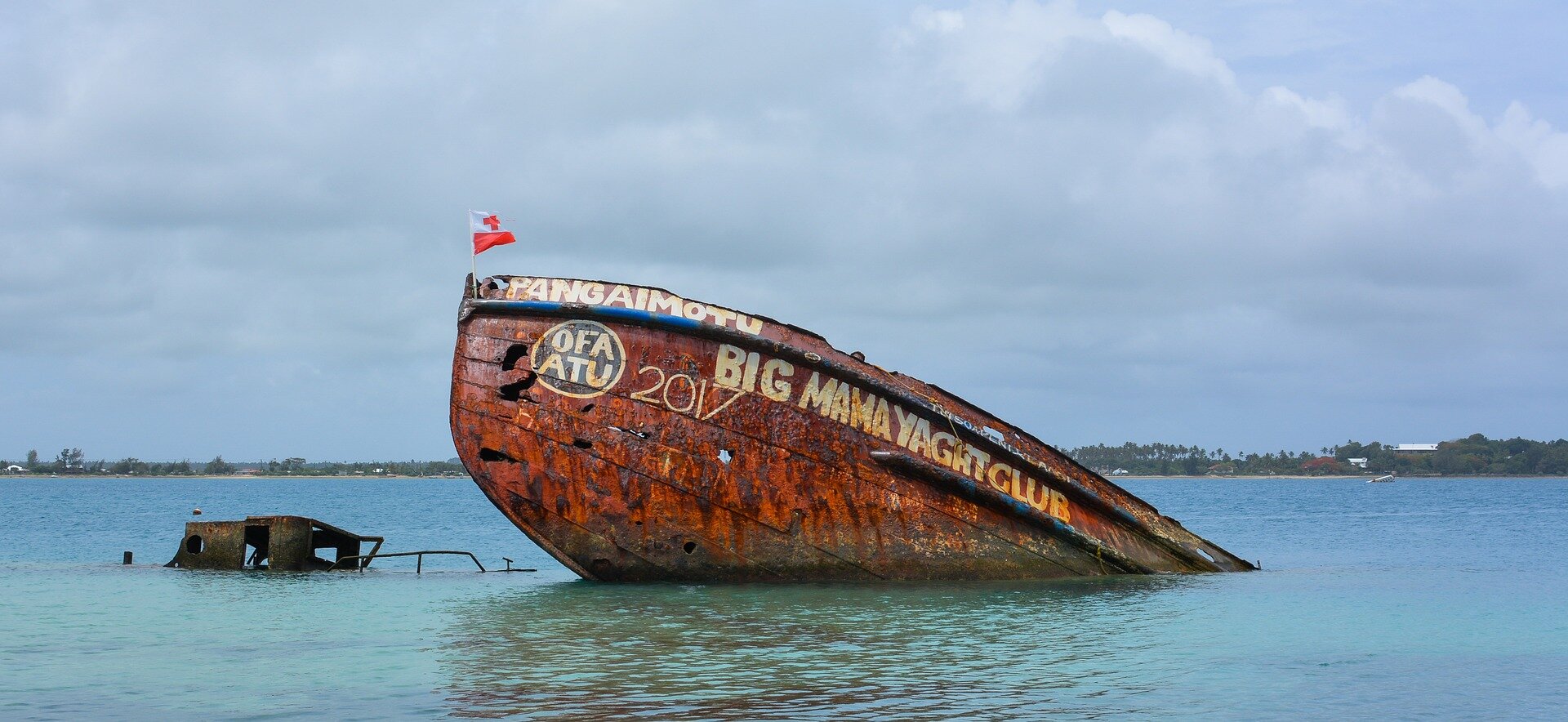 A shipwreck on Pangaimotu Island, Tonga