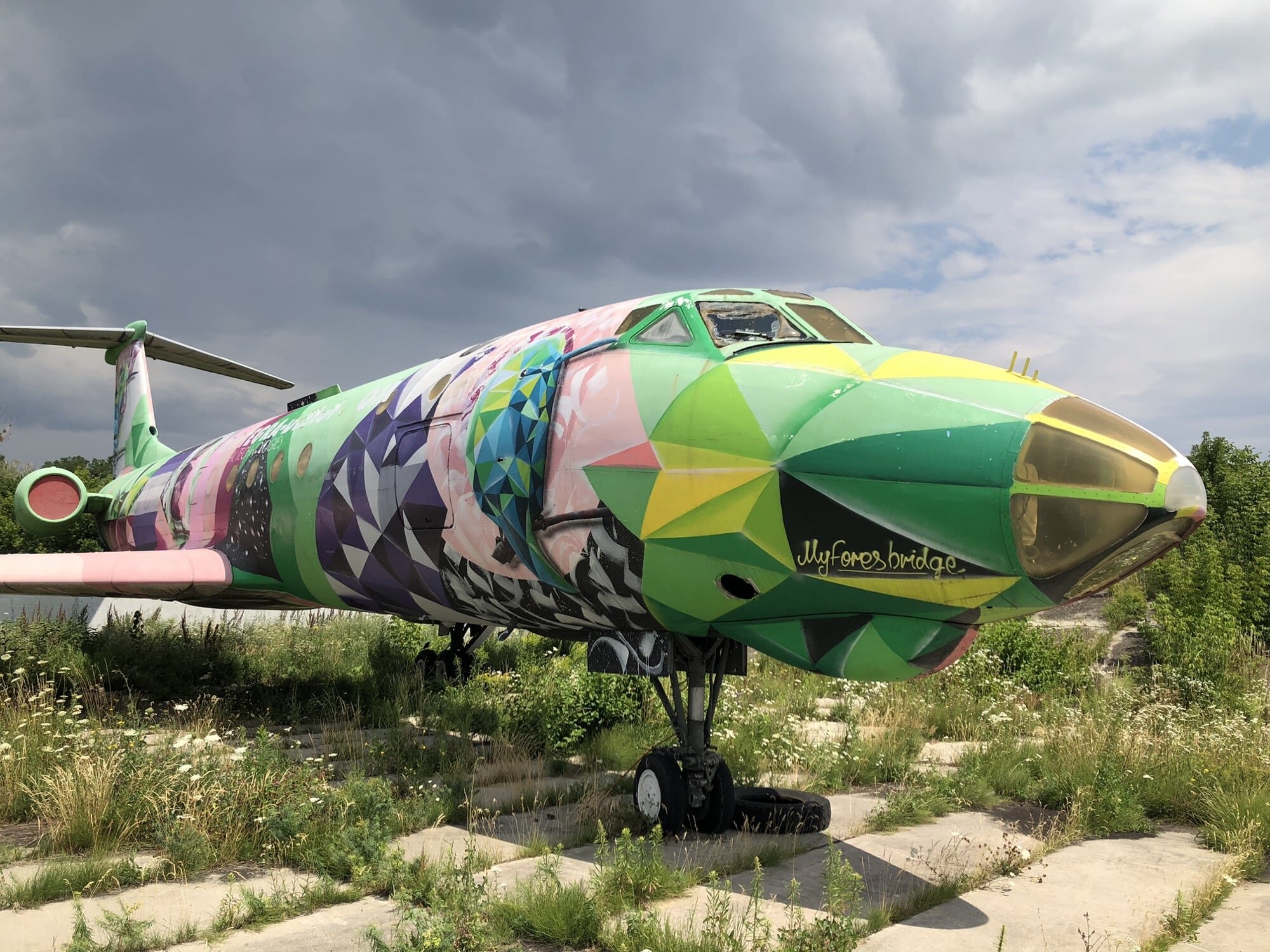 A decaying aircraft