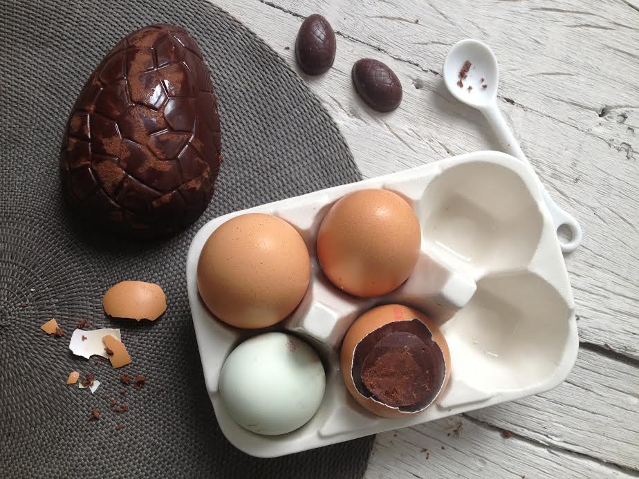 Raw chocolate Easter eggs by Honestly Healthy (c)