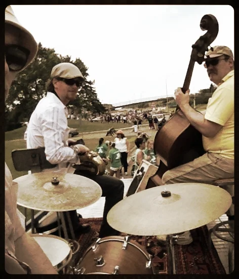 Peter Vircks, Ron Evaniuk, streetlights, people