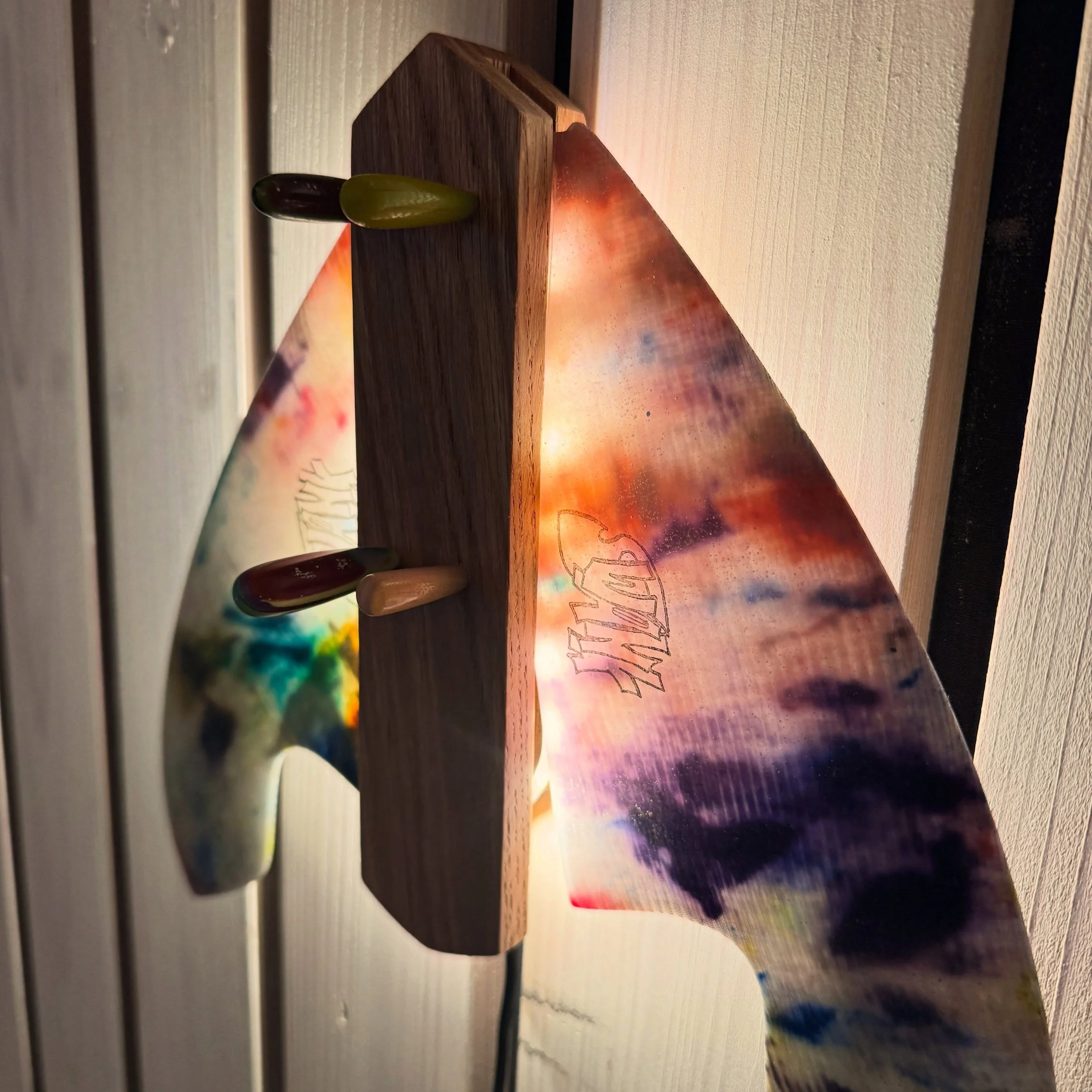 @swanksurf&rsquo;s &lsquo;Funkeel Fixture&rsquo; - hatchet keel twin set w/ dyed rag inlay, resin pull mounted sconce. 
. On view @savardbeerandboard until the end of October!