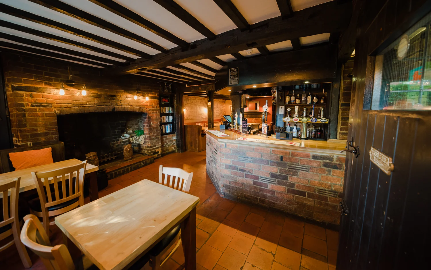 RedLionPub&Kitchen (LOWRES)-28.jpg