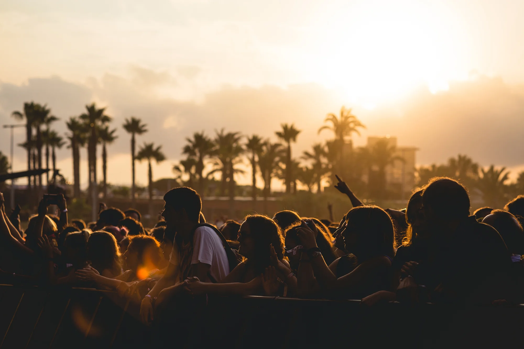 2015-HRRisingBarcelona-Crowd_Stage-7831.jpg