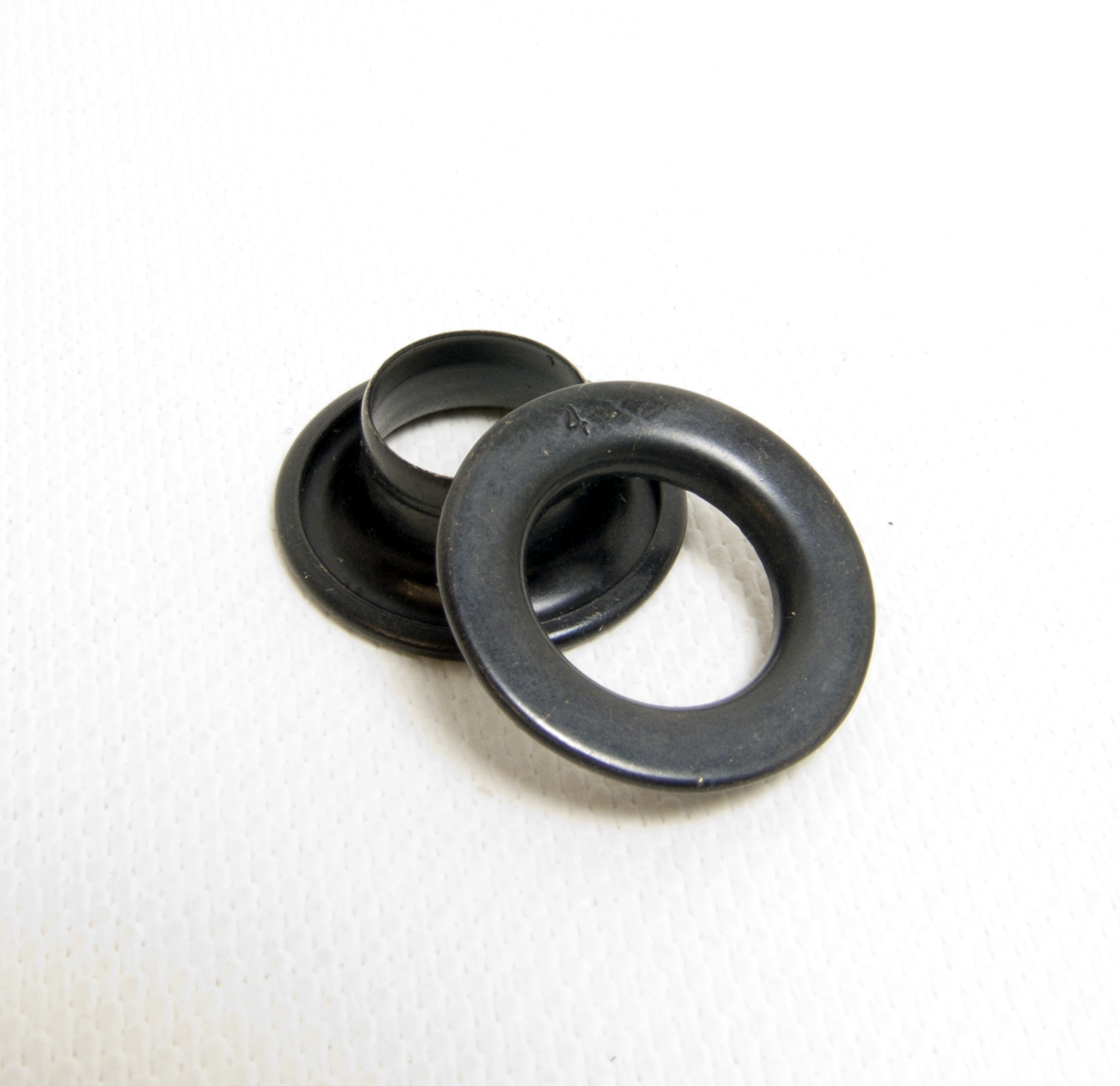 NO 4 SPUR GROMMET CLOSE UP B.jpg