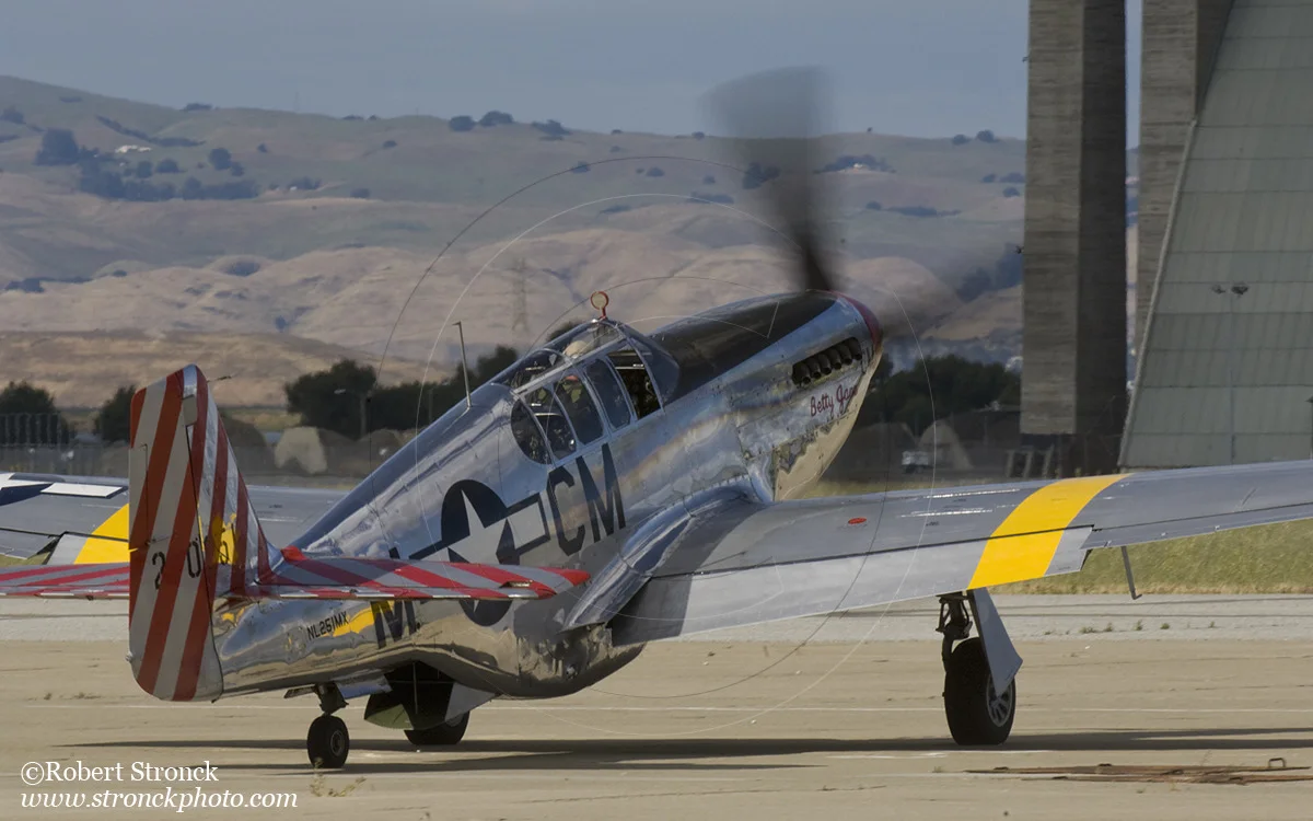   TP-51C Mustang taxiing on tarmac -Moffett Field  &nbsp;[p51_mustang810412}   