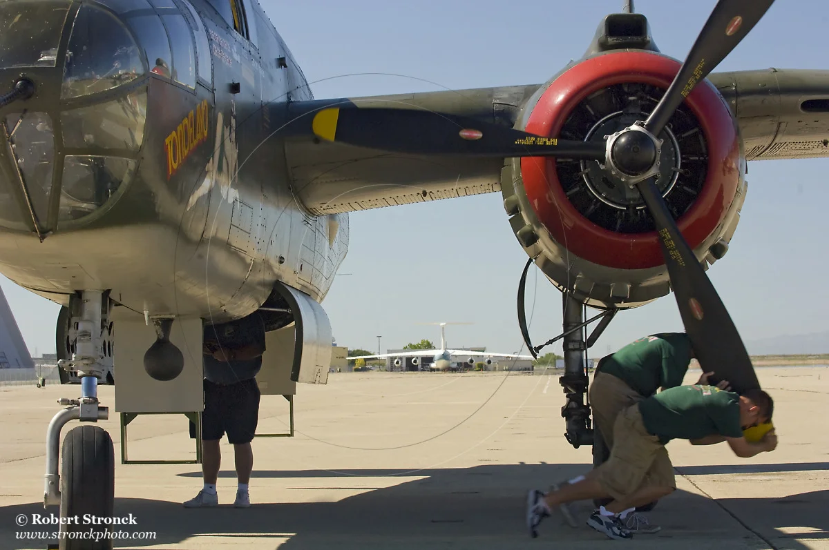   B-25J "Mitchell" is readied for flight  &nbsp;[b25prop806386]   