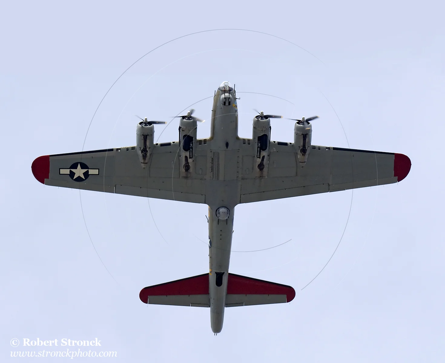  B-17G passes over Moffett Field &nbsp; [b17g808494]   