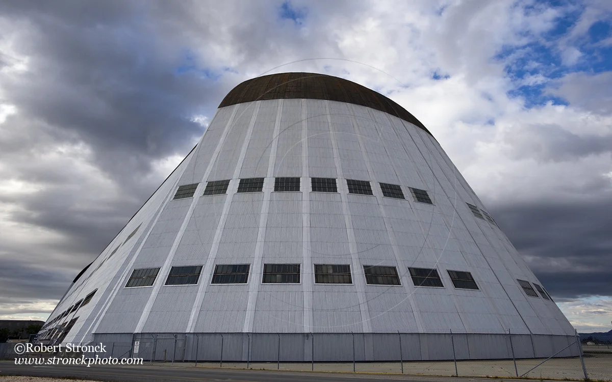   The famous "hangar one" at Moffett Field, CA &nbsp; [moffett_hangar810444]   