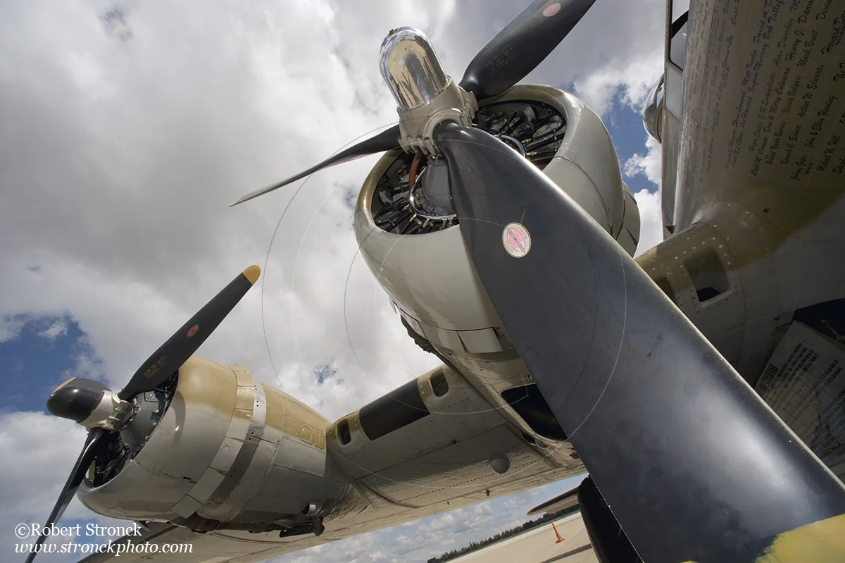   B-17G 1,200hp nine cylinder radial engines&nbsp; &nbsp;[b1781049]   