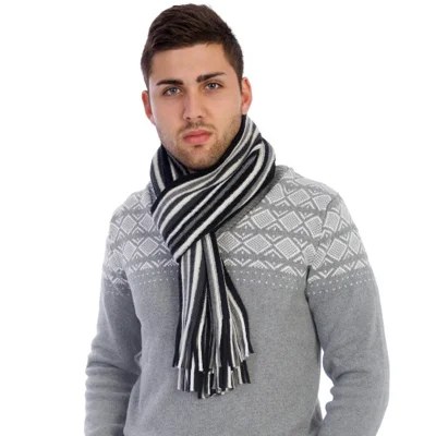 Master tying Your Scarves