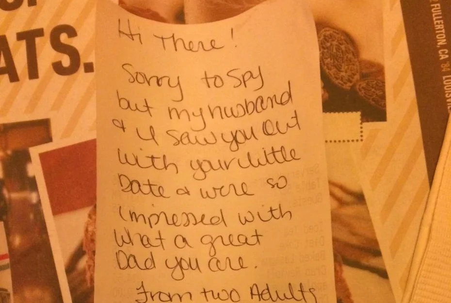 Single Dad Out With Daughter Recieves Heartwarming Valentine's Day Note By Strangers