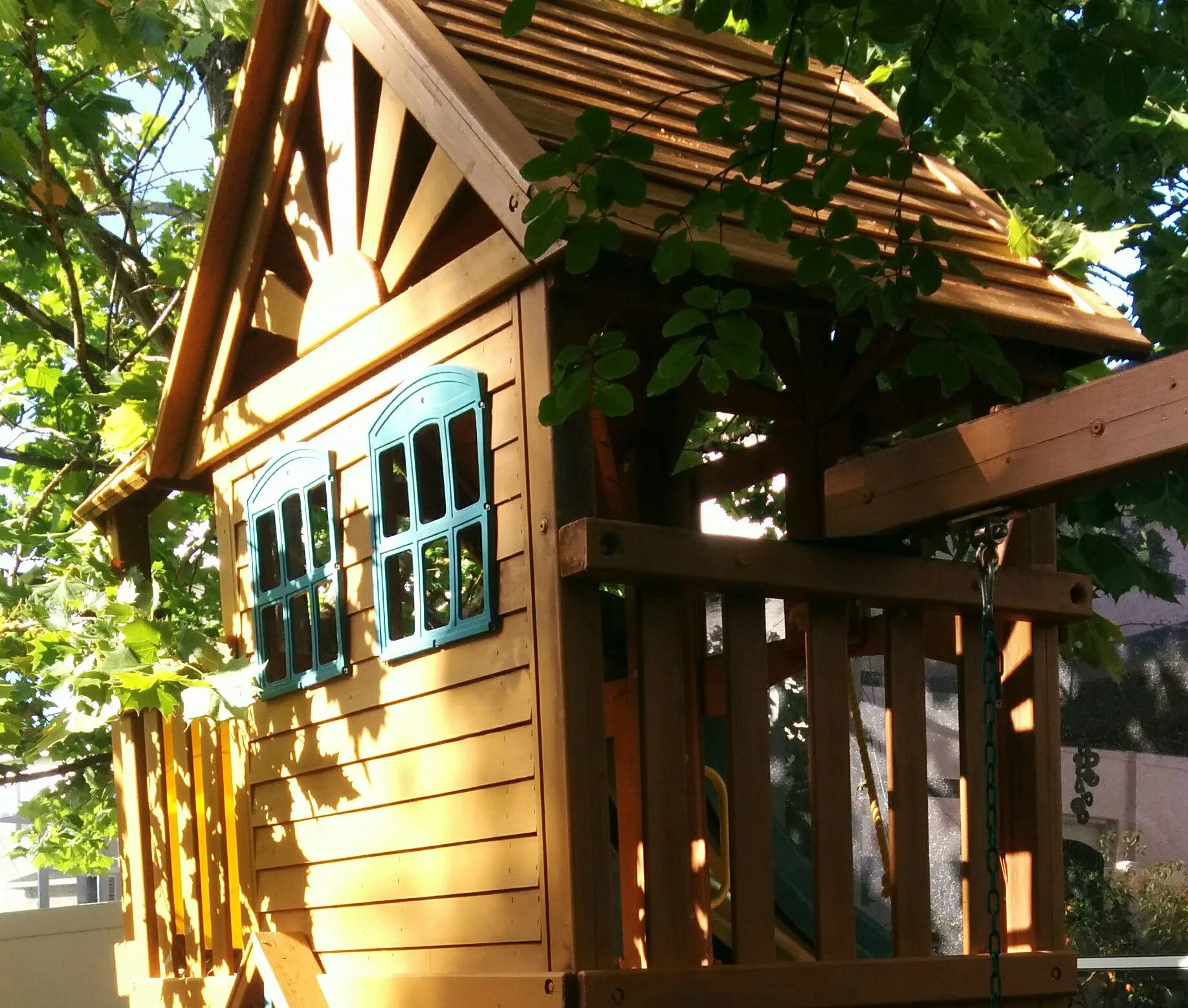 Dad Converts Playset Into Enclosed "Tree House" For His Daughter