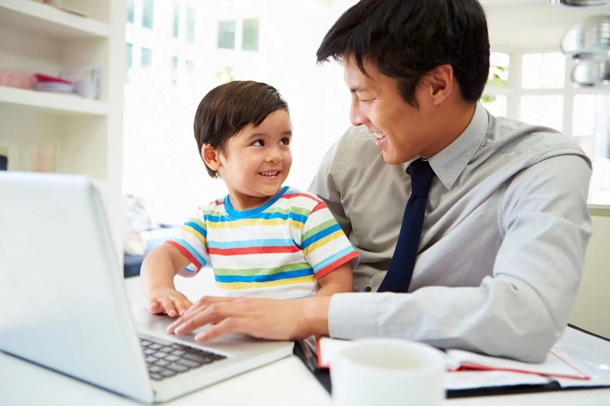 How Dads Can Achieve A Healthy Work-Life Balance