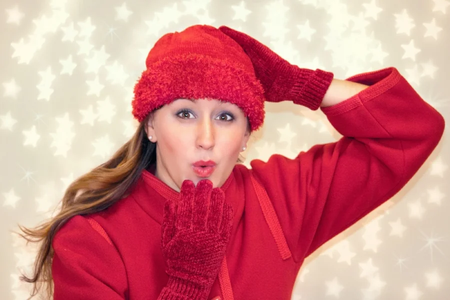 blowing-kiss-woman-red-cold-39007.jpeg