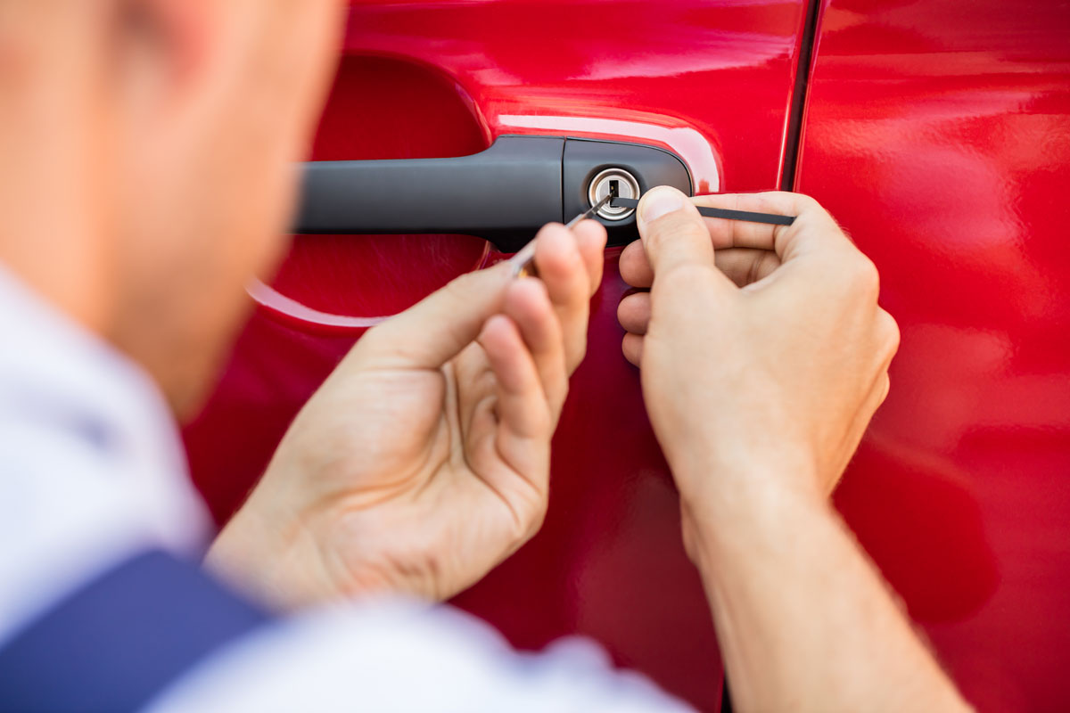 Keys Locked in Your Car: The Do’s And Don’ts 
