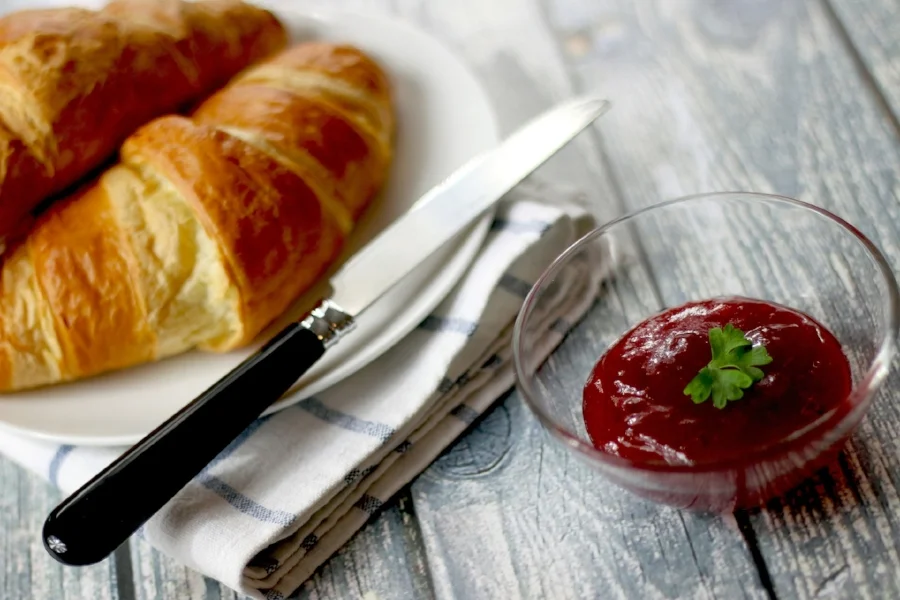 croissants-569075_1920.jpg